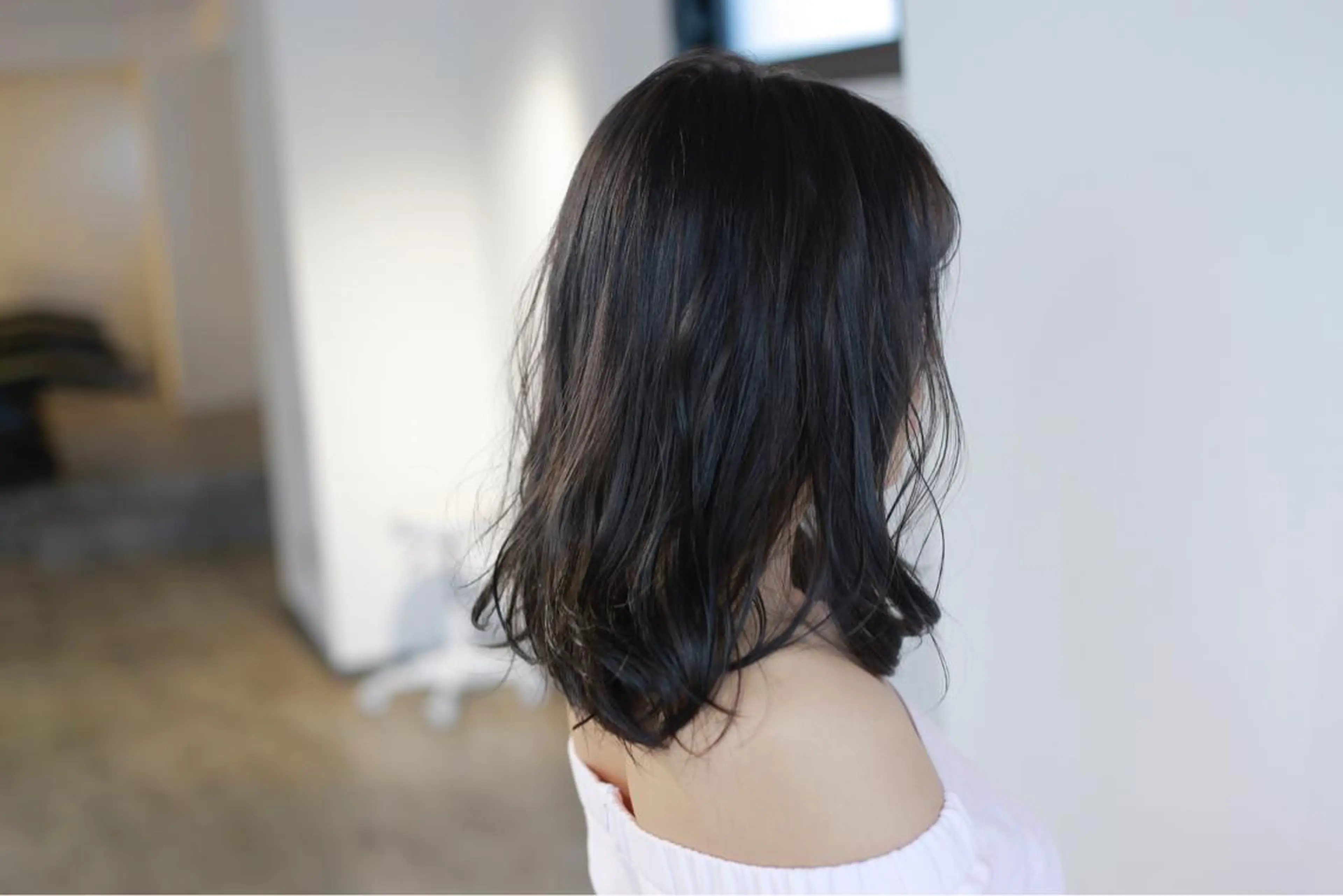 セミロング ヘアカラー ハイトーン/レイヤー /ケアブリーチ石川治のヘアスタイル