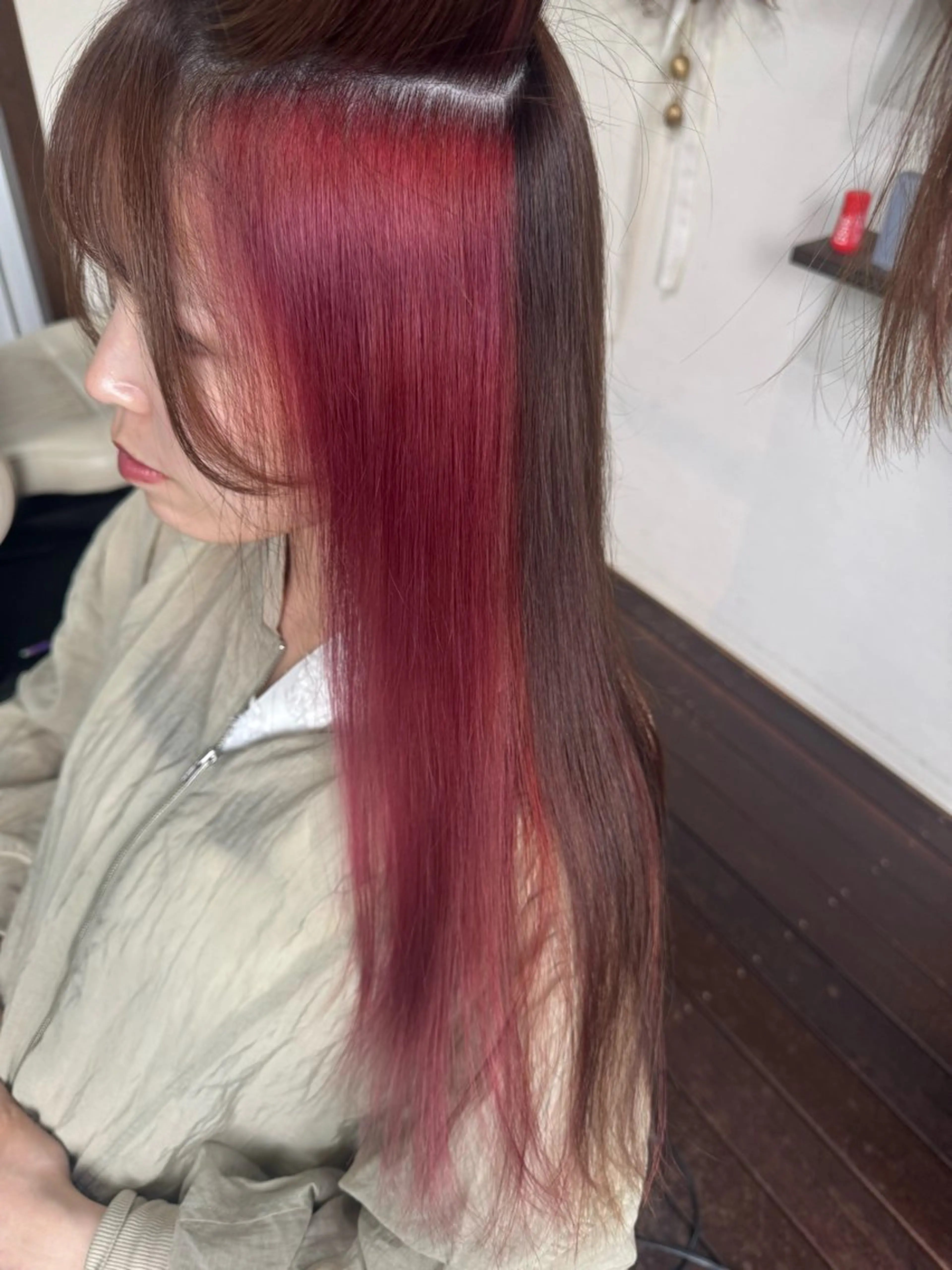 ロング カラー インナーカラー ピンクカラー カット ヘアカラー ヘアメイク10年から 美容師💄Anriのヘアスタイル