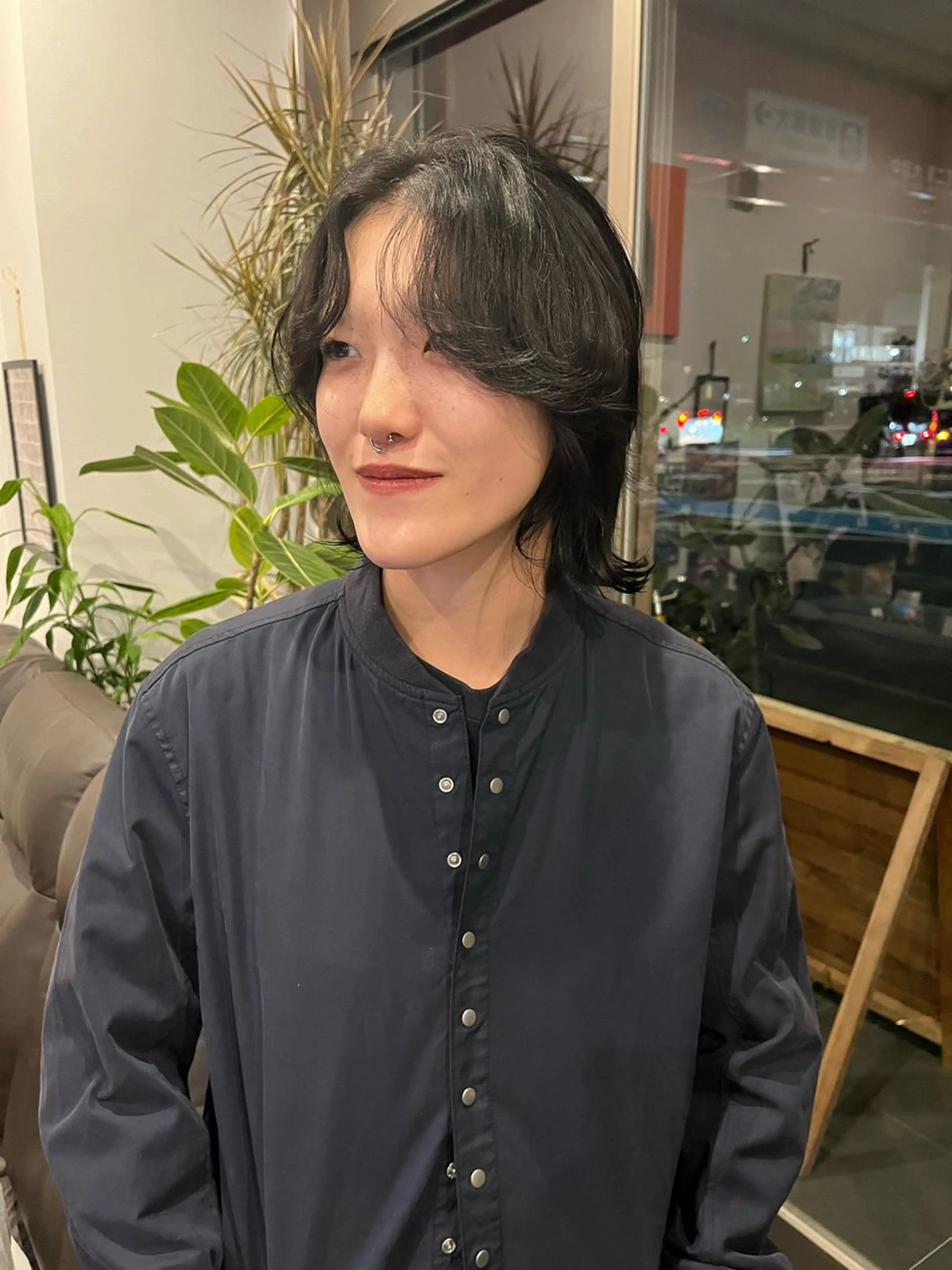 ミディアム カラー 黒髪 レイヤーカット アトム/ウルフ パーマ/レイヤーのヘアスタイル