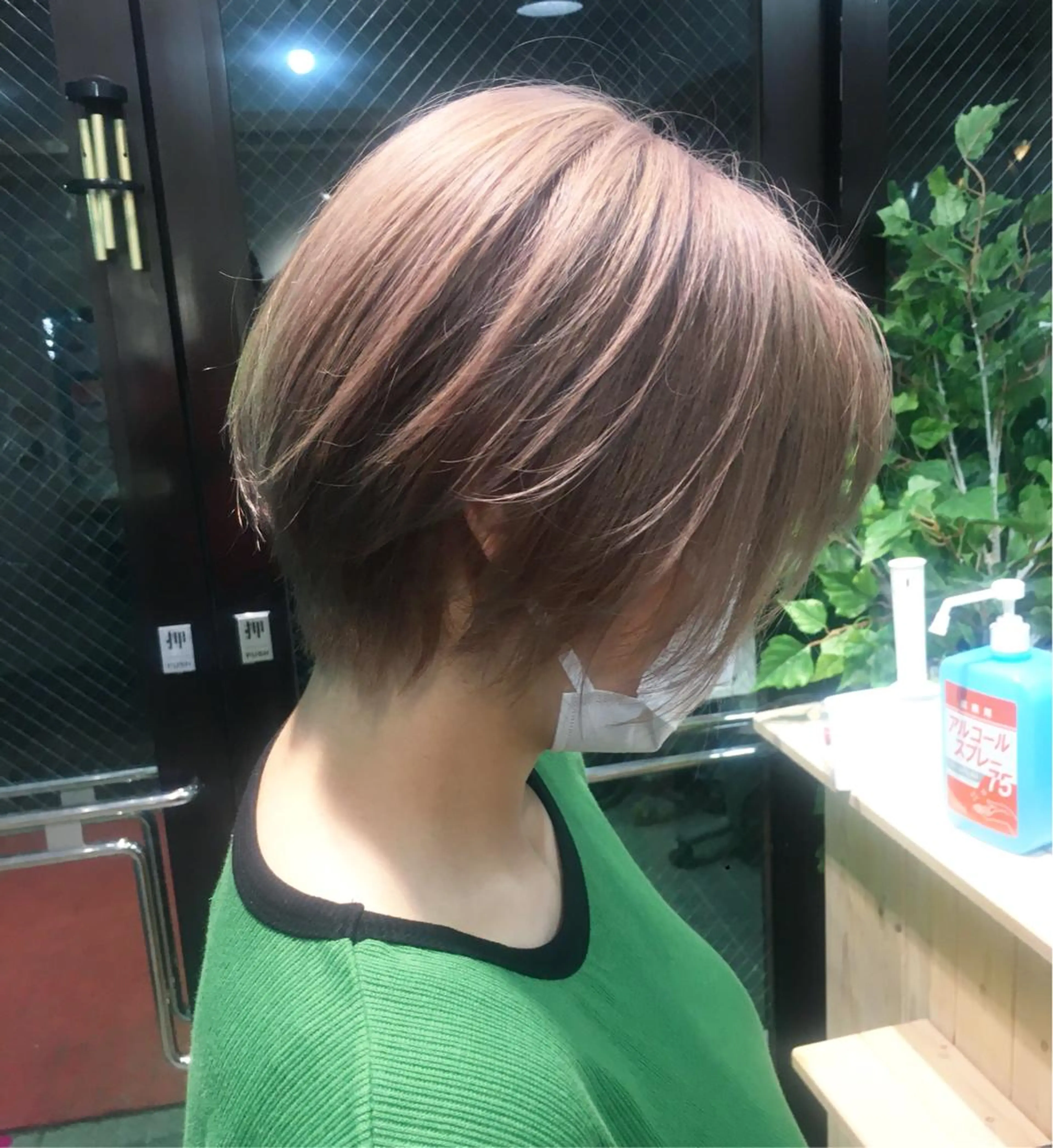 ショート カラー ヘアアレンジ ショートボブ ベージュカラー ミルクティーベージュ ボブ ショートヘア カット ヘアカラー 🧶ブリーチカラー TERU🧶の眉毛・アイブロウイメージ