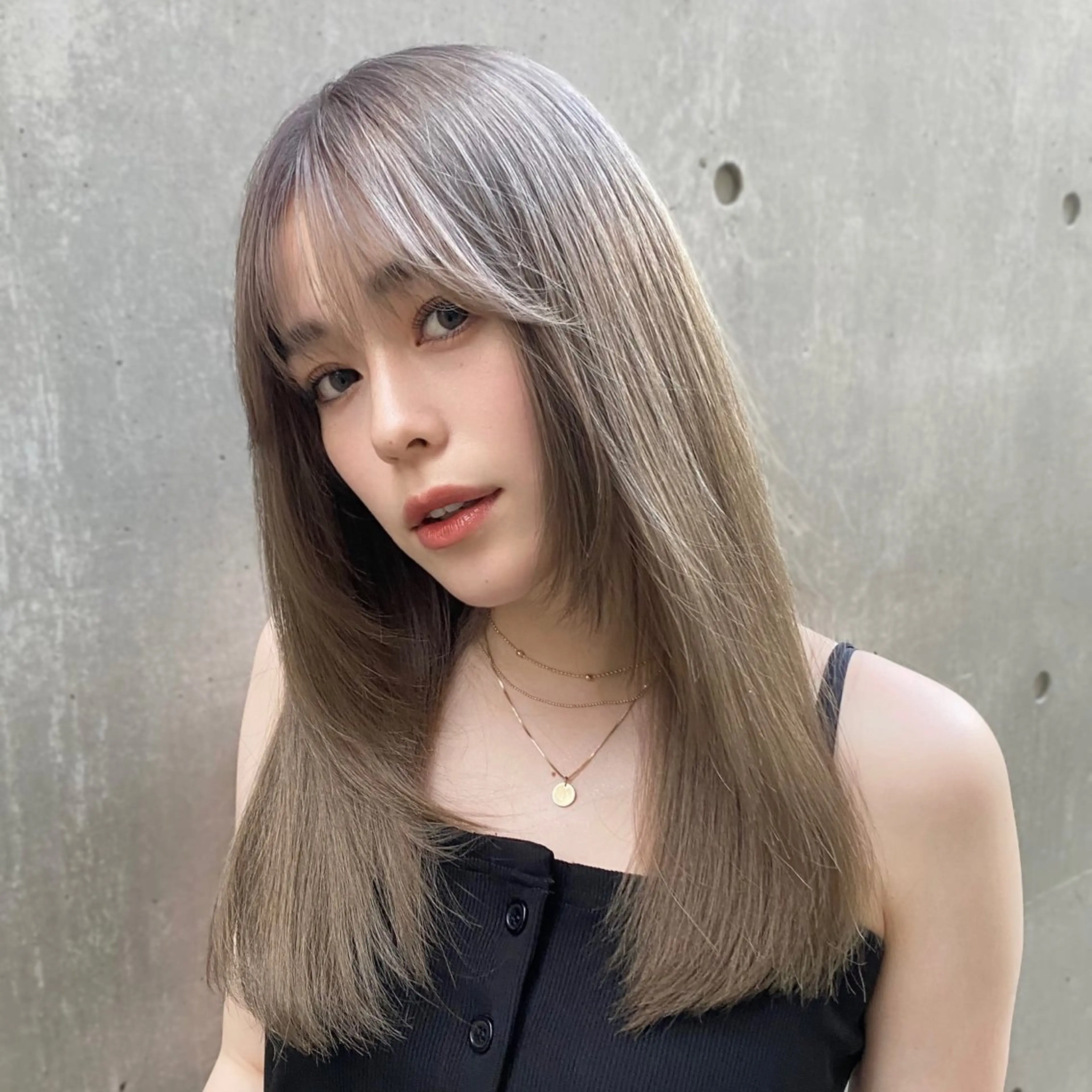 セミロング カラー アッシュ アッシュグレー アッシュグレージュ ブリーチ ケアブリーチ ハッシュカット/艶感 カラー/ユウキ✨のヘアスタイル