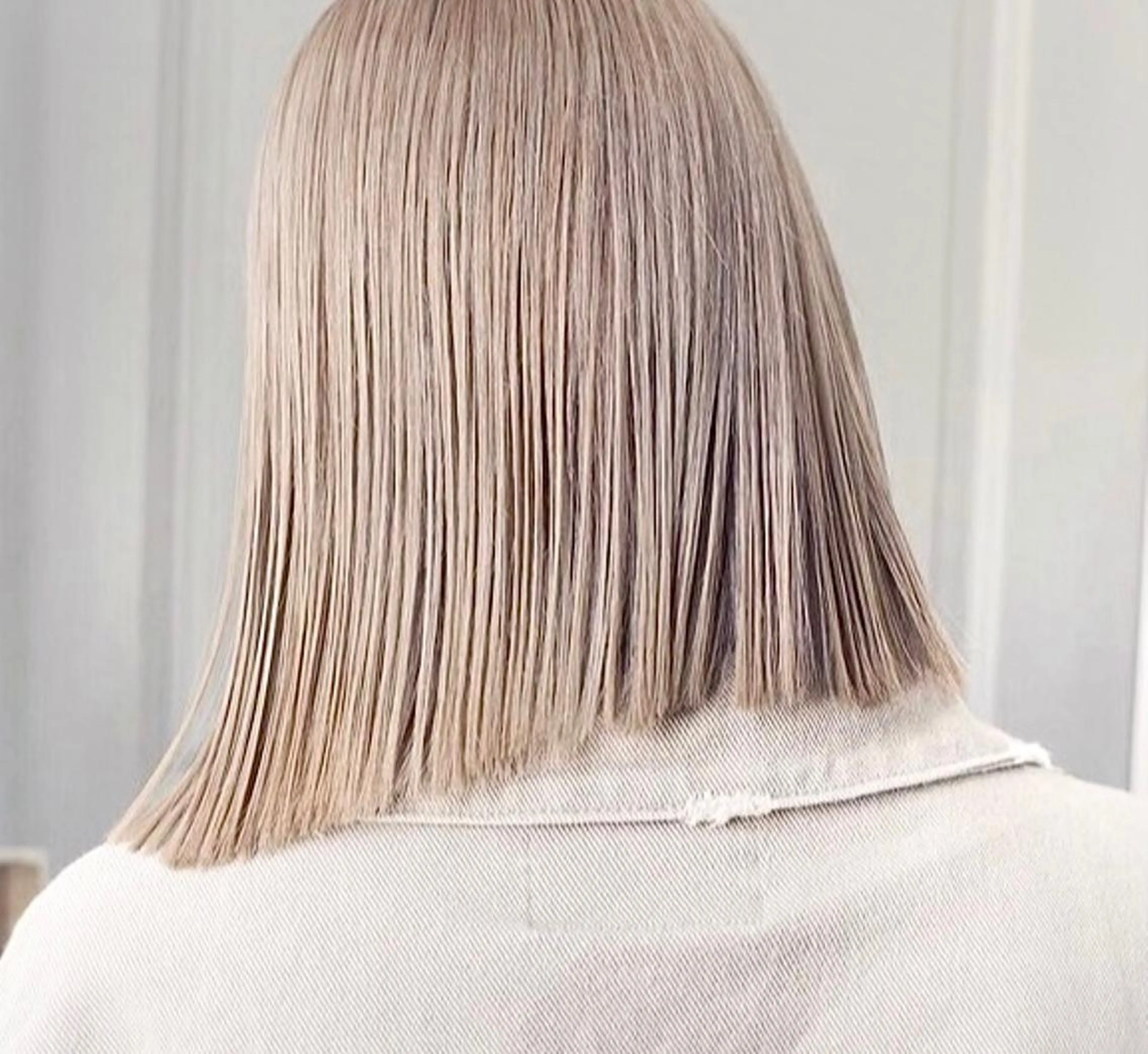 セミロング カラー ヘアアレンジ ベージュカラー ハイトーンカラー ハイトーンベージュ ヘアセット🎀パーマ Tsubasaのヘアスタイル