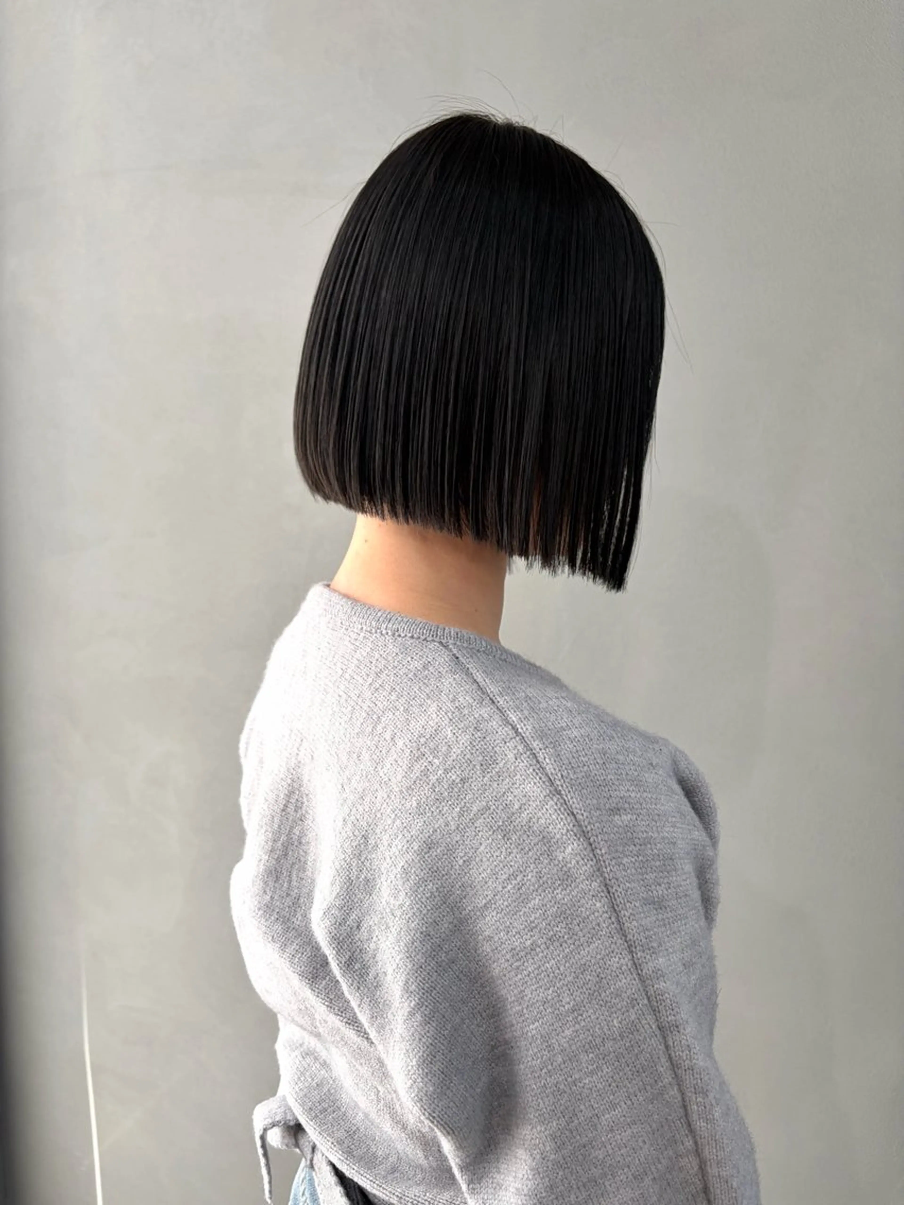 ショート カラー 黒髪 ブルーカラー ブルーブラック ボブ カット ヘアカラー トリートメント S. Hitomiのヘアスタイル