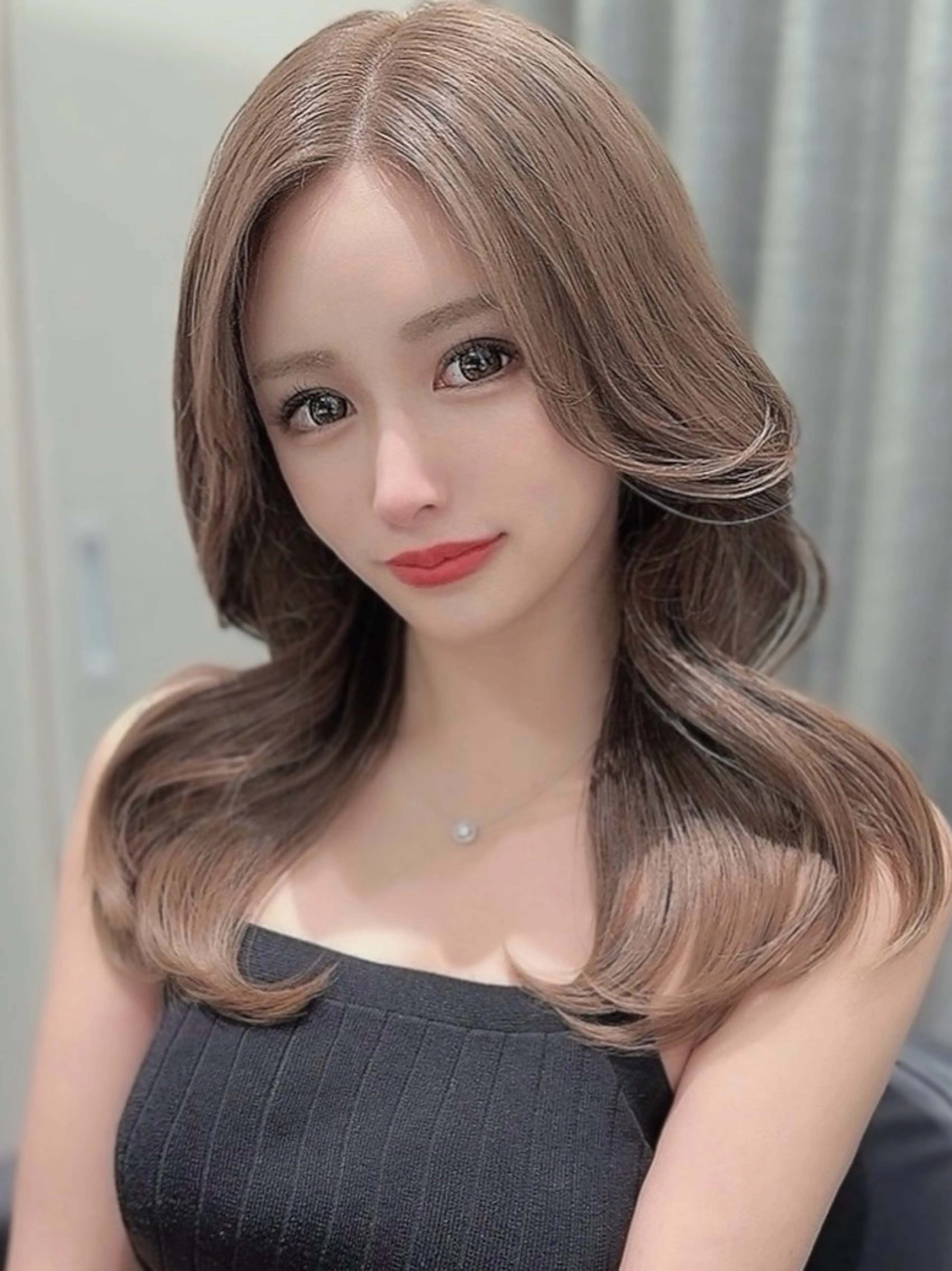 セミロング カラー シールエクステ ベージュカラー ブリーチ ダブルカラー ハイトーンカラー カット ヘアカラー ヘアサロンelyts 表参道店のヘアスタイル