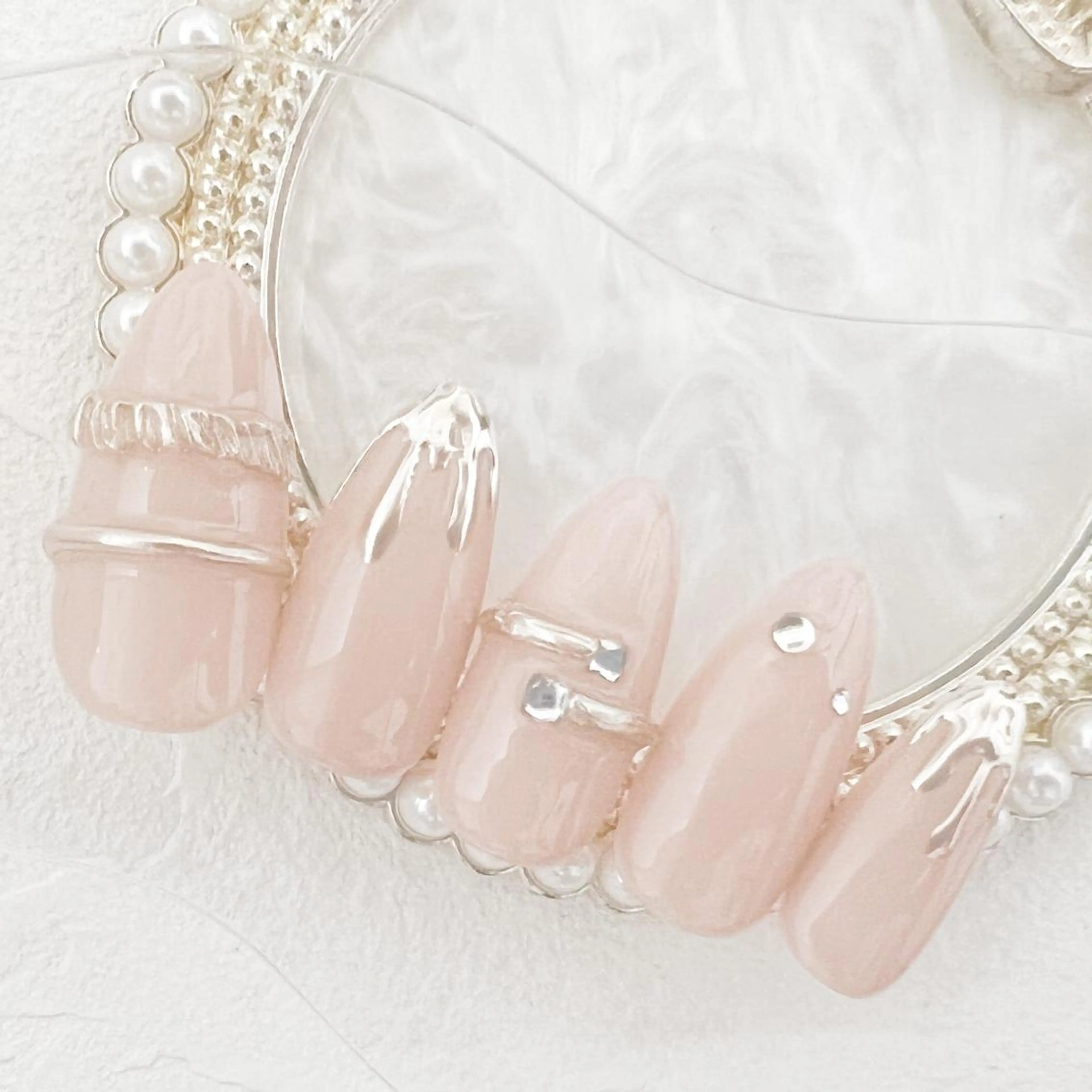 ネイル ゴールド ミラーネイル rouse nail RISATOのネイルデザイン