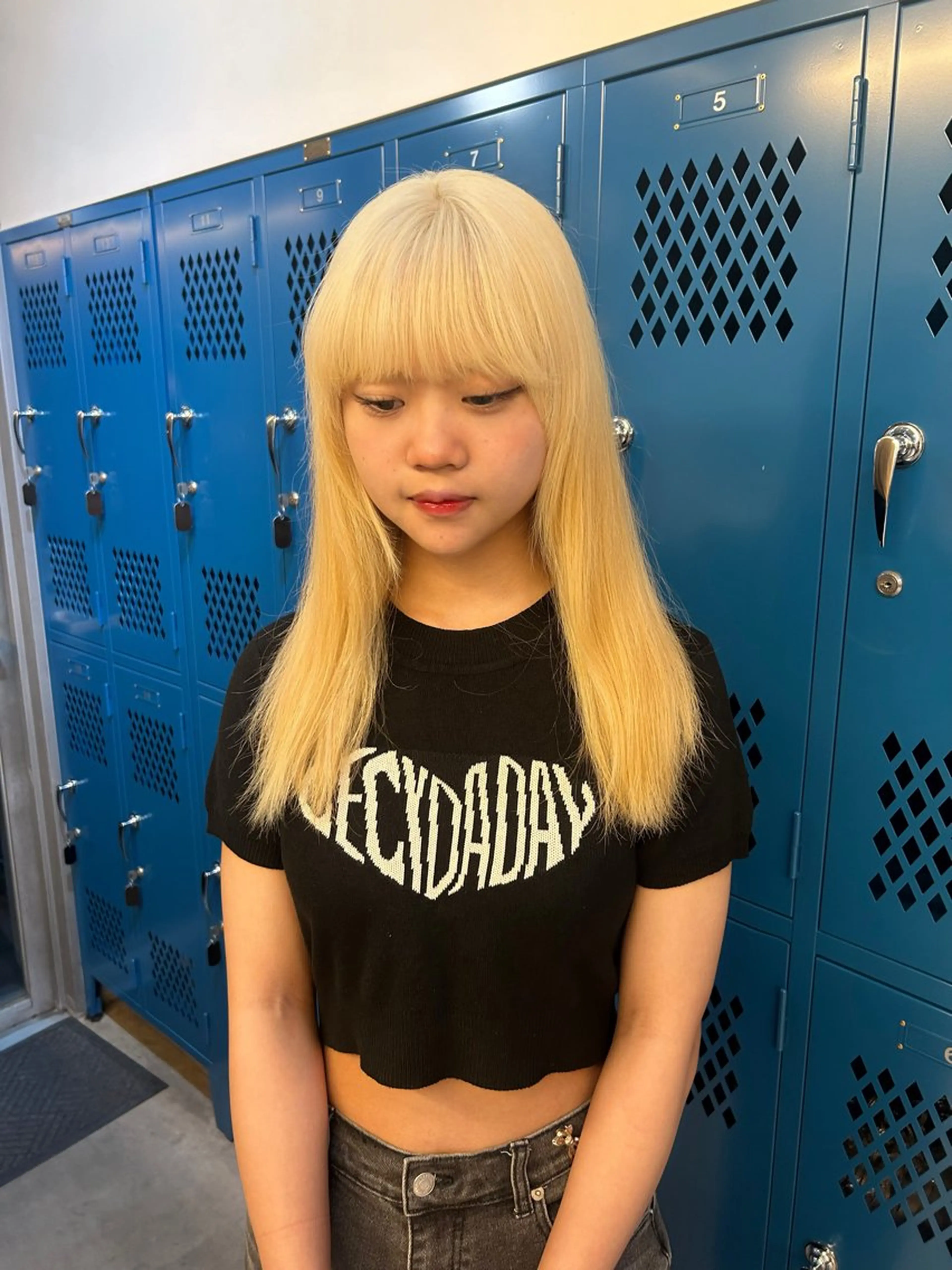 ミディアム カラー ブリーチ ブロンド 韓国ボブ/レイヤー ボブ/ EMIRIのヘアスタイル