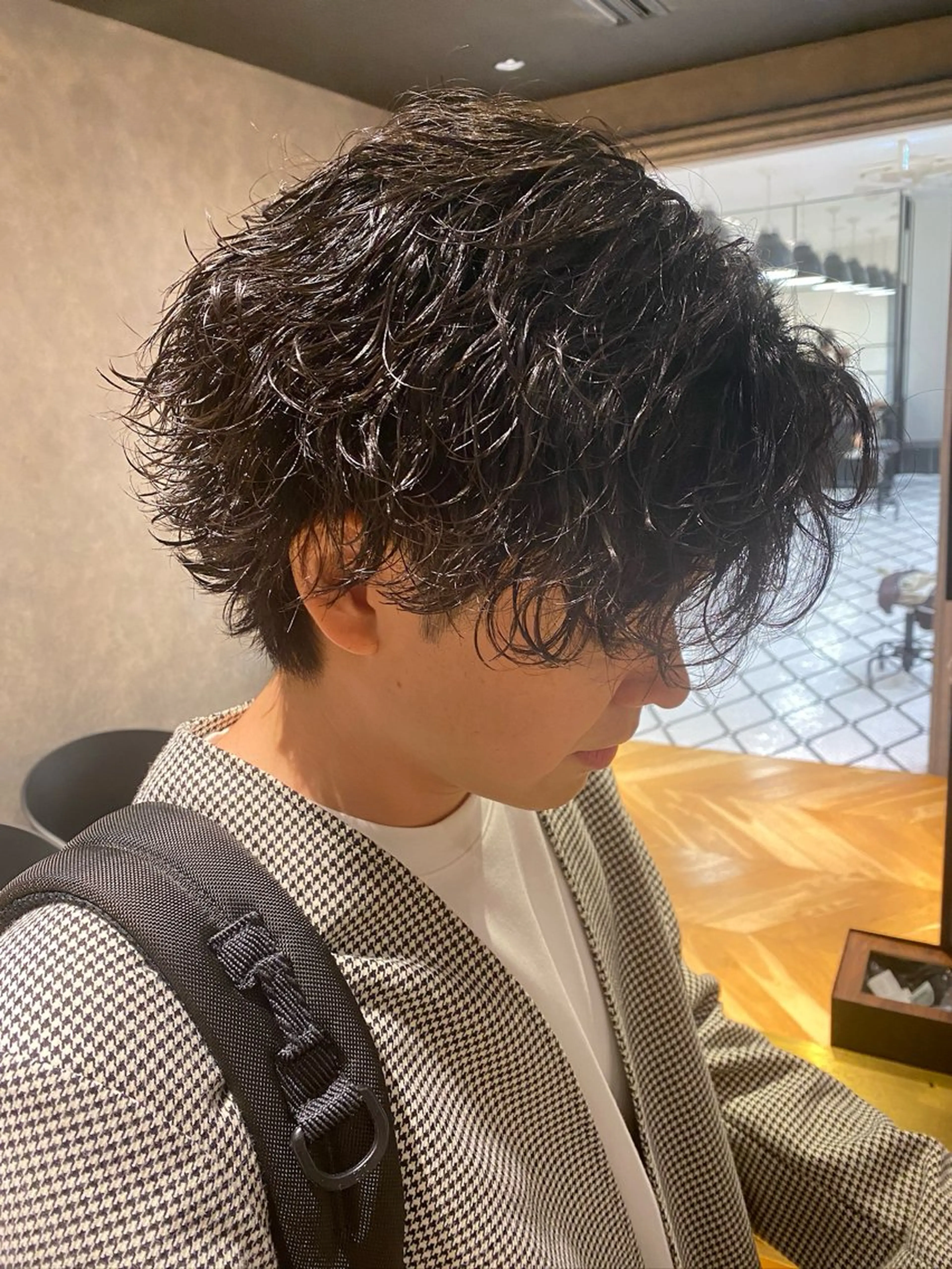 ショート パーマ メンズ メンズパーマ 波巻きパーマ カット パーマ 韓国ヘア/ハイトーン /髪質改善/ウチダのヘアスタイル