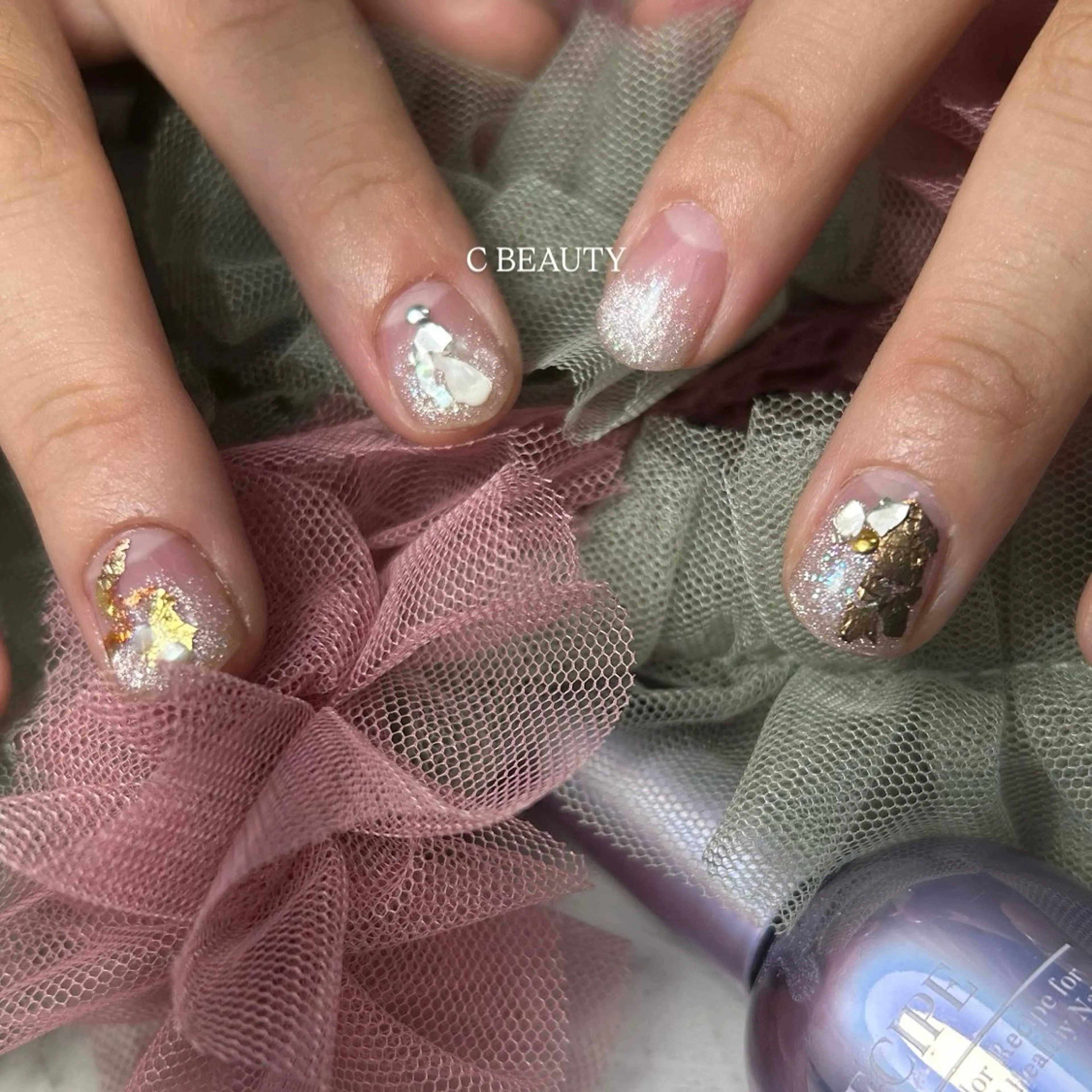 ネイル アートネイル グラデーション ラメ(グリッター) ラメグラデーション シルバー C BEAUTY／ KAEDEのネイルデザイン