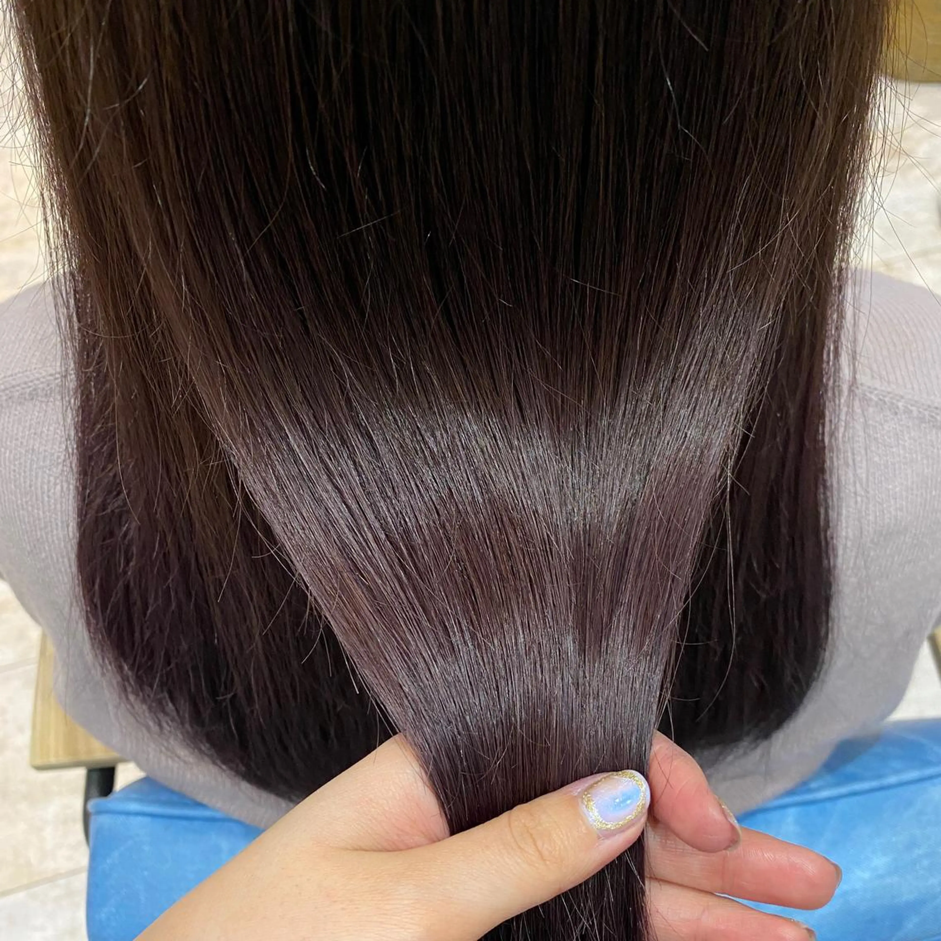 セミロング カラー カット ヘアカラー トリートメント 🫧透け感⋆艶髪💎 山口アヤカのヘアスタイル