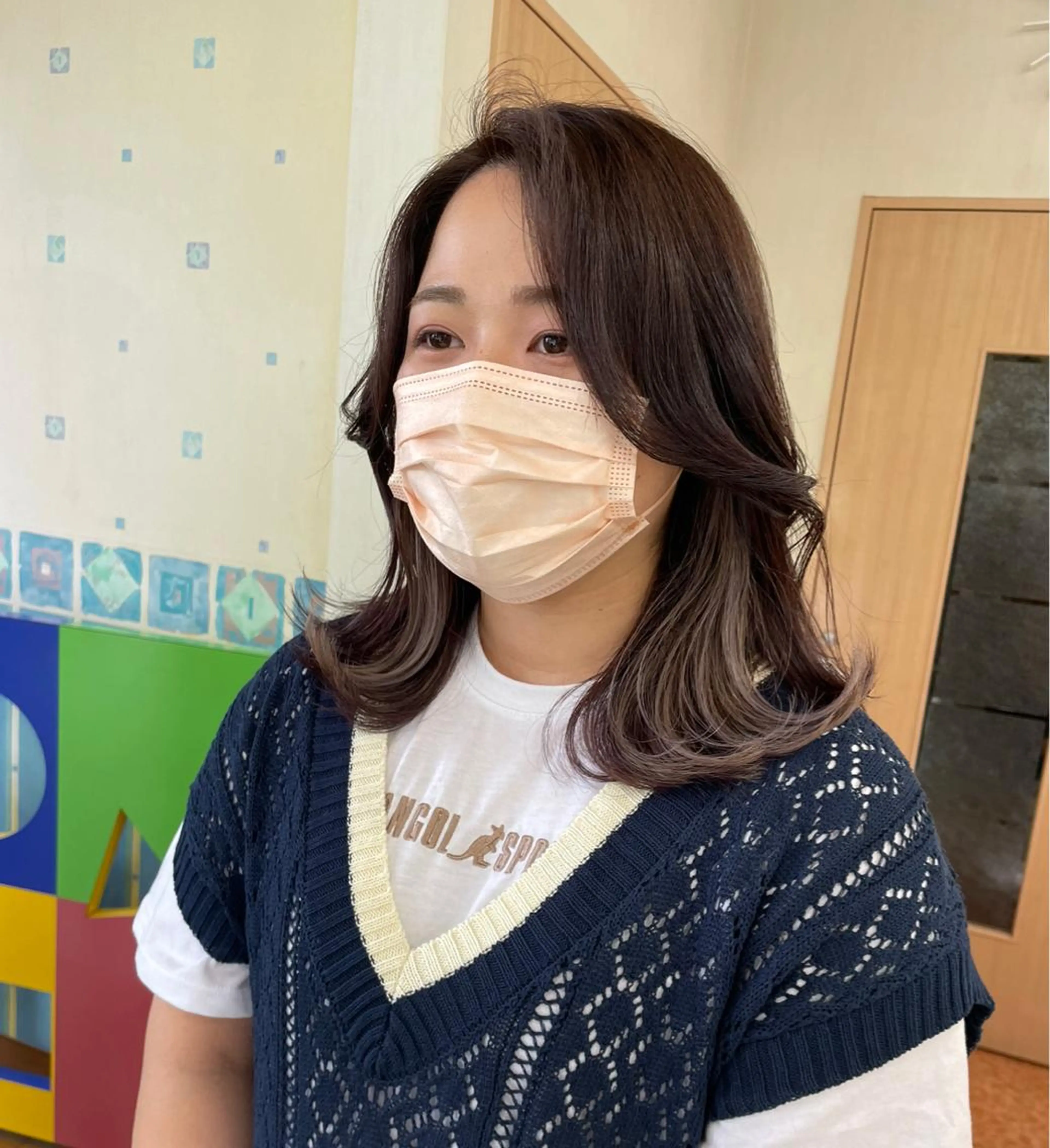 ミディアム カラー ブリーチ ケアブリーチ イヤリングカラー インナーカラー yui .のヘアスタイル