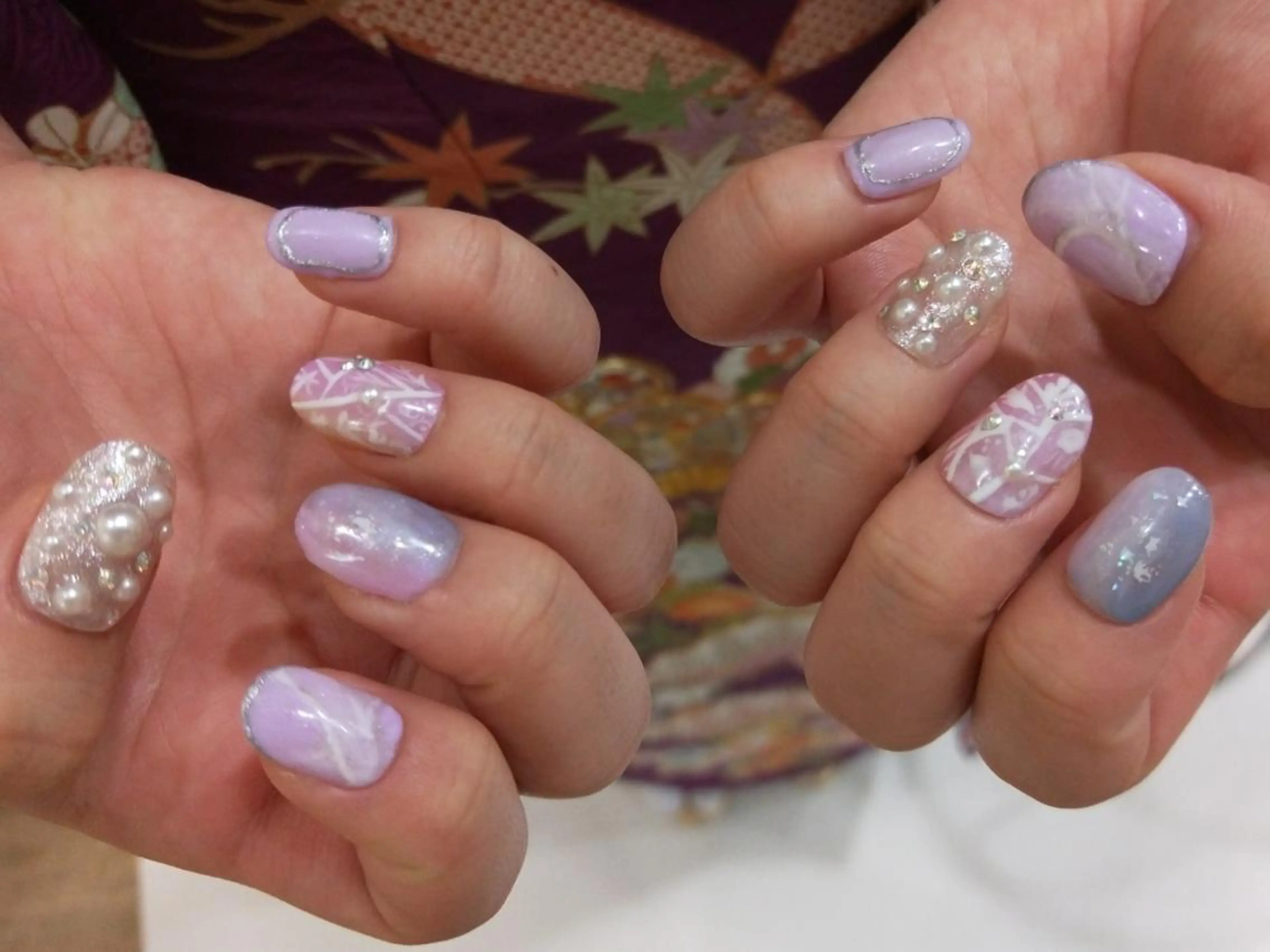 ネイル はばすみれ🎀ﾈｲﾙ 光ﾌｪｲｼｬﾙ ﾍｱのネイルデザイン