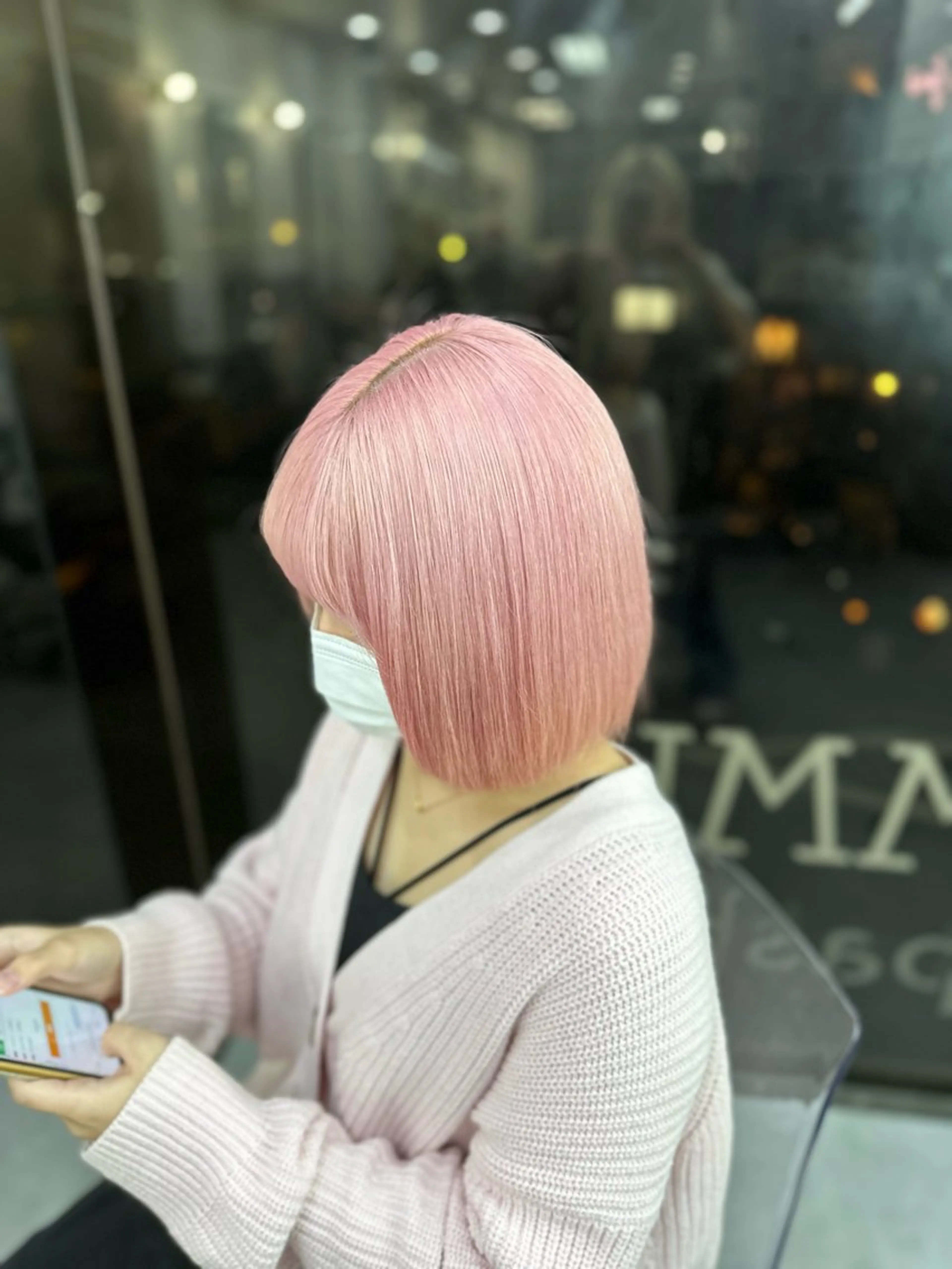 ショート カラー ブリーチ 天野 タイナのヘアスタイル