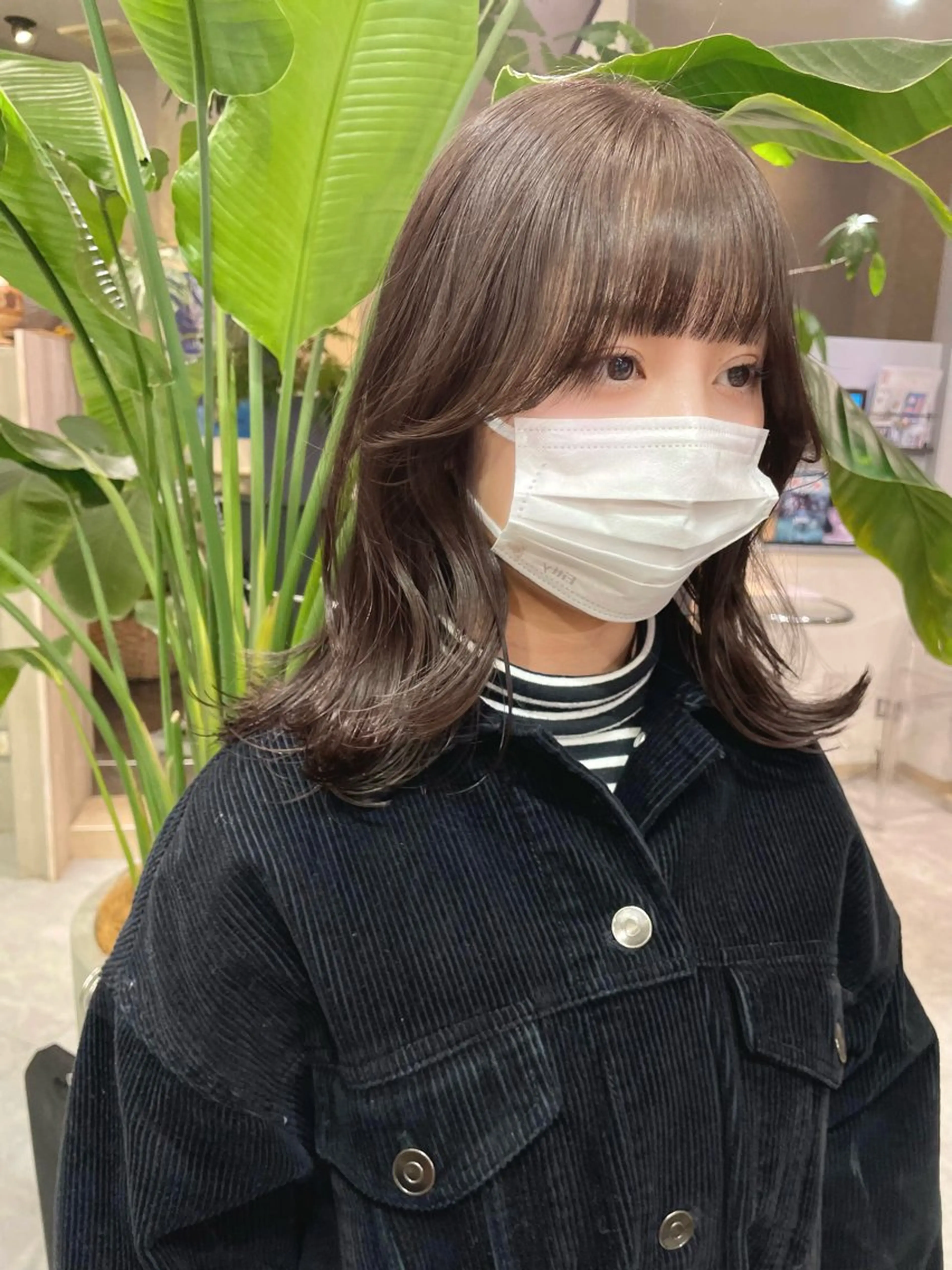 ミディアム カラー ミディアムレイヤー ベージュカラー オリーブベージュ レイヤーカット カット ヘアカラー トリートメント カノン/透明感カラー /酸性ストレートのヘアスタイル