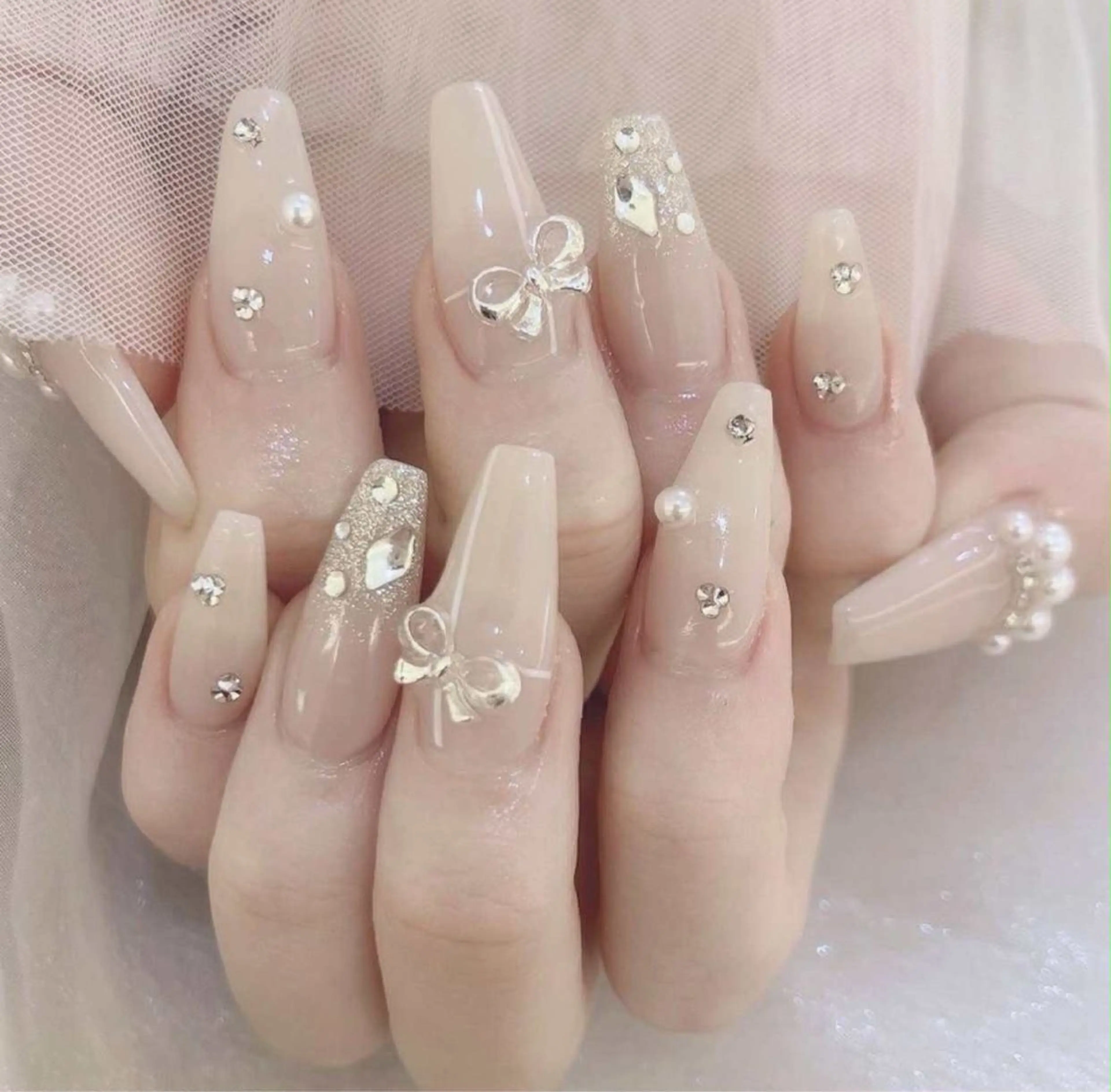 ネイル アートネイル 長さ出し ジェルネイル マグネットネイル ニュアンスネイル Kanao_ CloudyChanのネイルデザイン