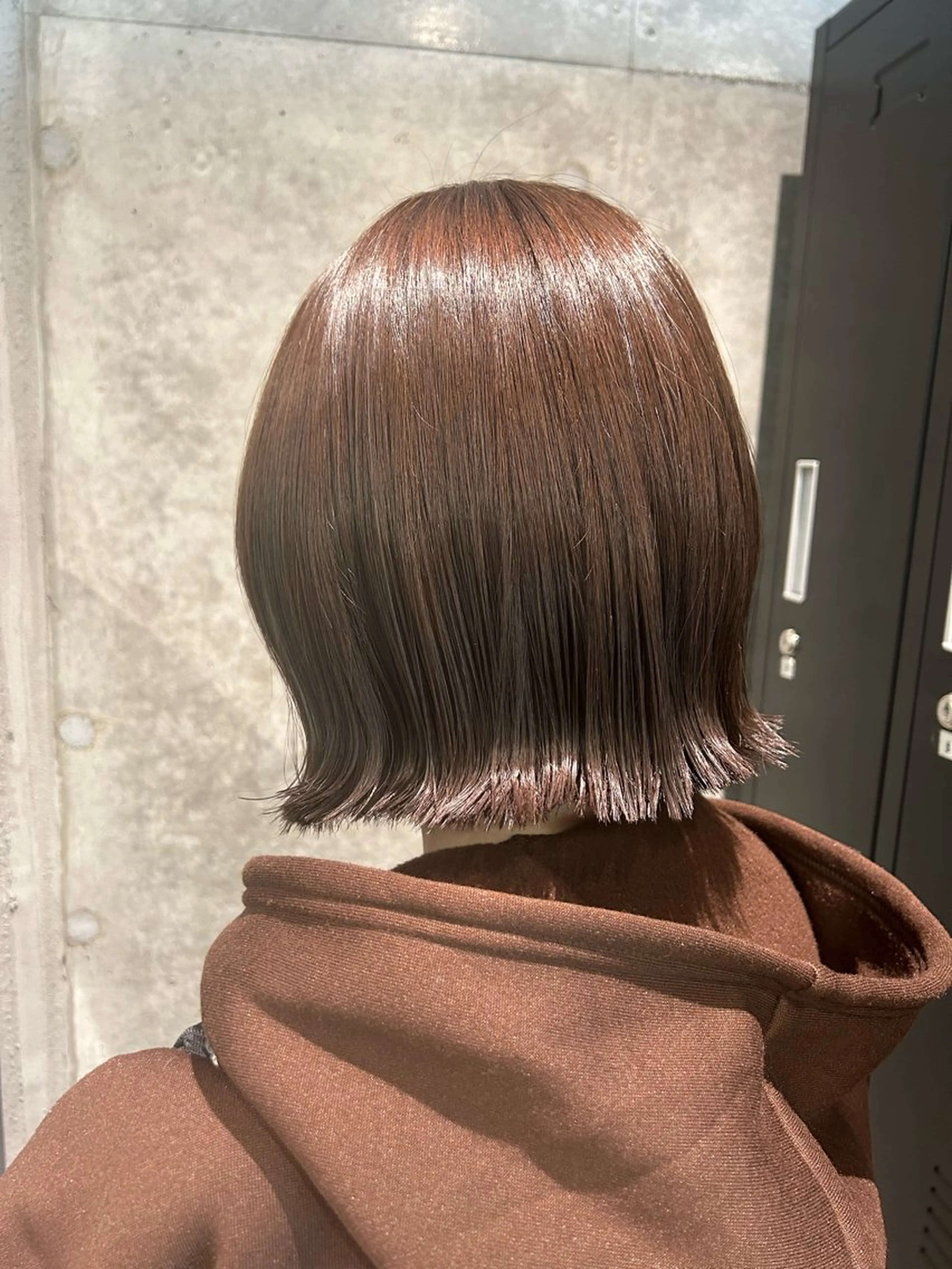 ショート カラー 切りっぱなしボブ ベージュカラー 透明感カラー ボブ 外ハネヘア カット ヘアカラー hina💟 透明感カラーのヘアスタイル