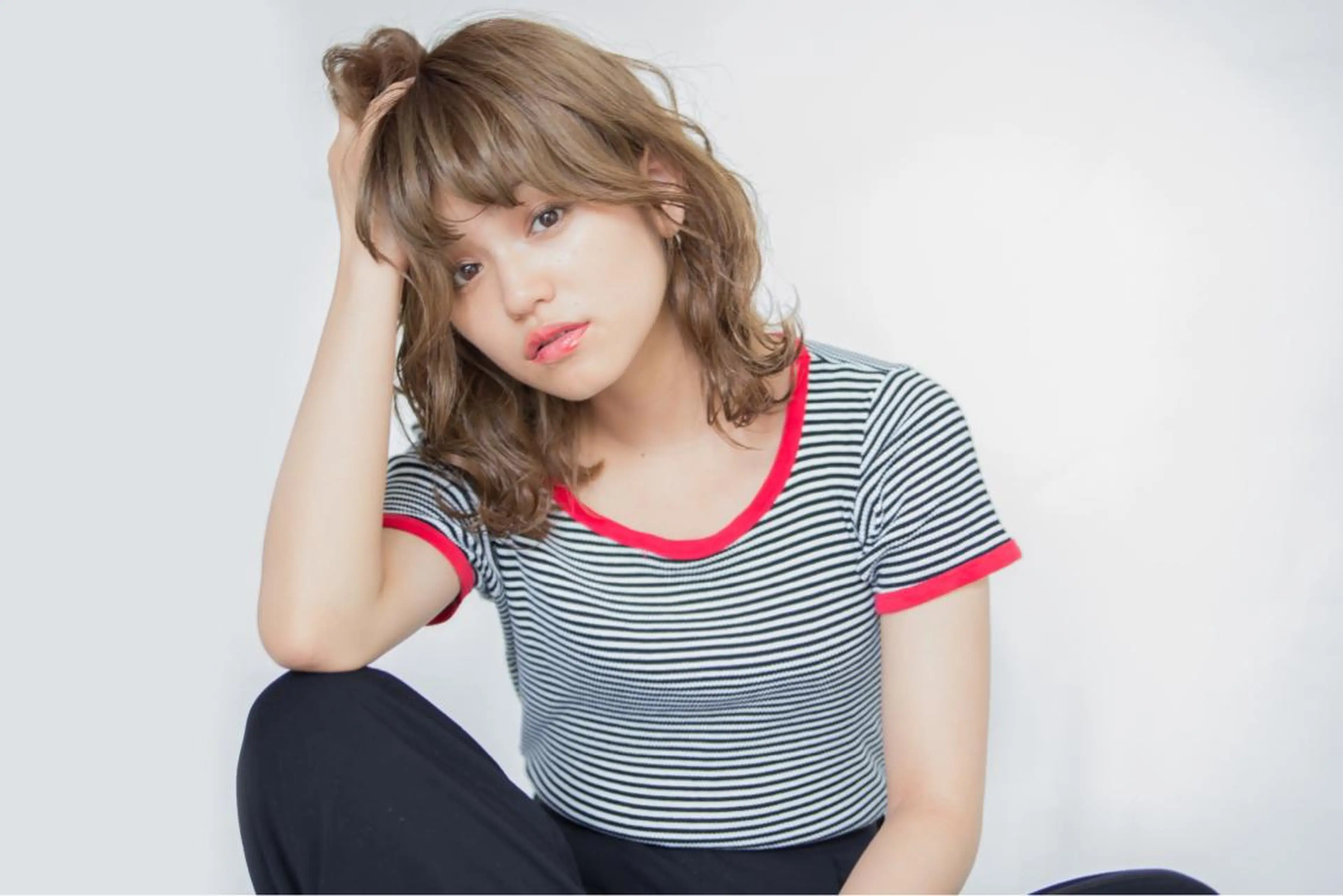 ショート ミディアム セミロング カラー パーマ アッシュ グレージュ シースルーバング 推し活専用 【派手髪】飯野ゆかりのヘアスタイル