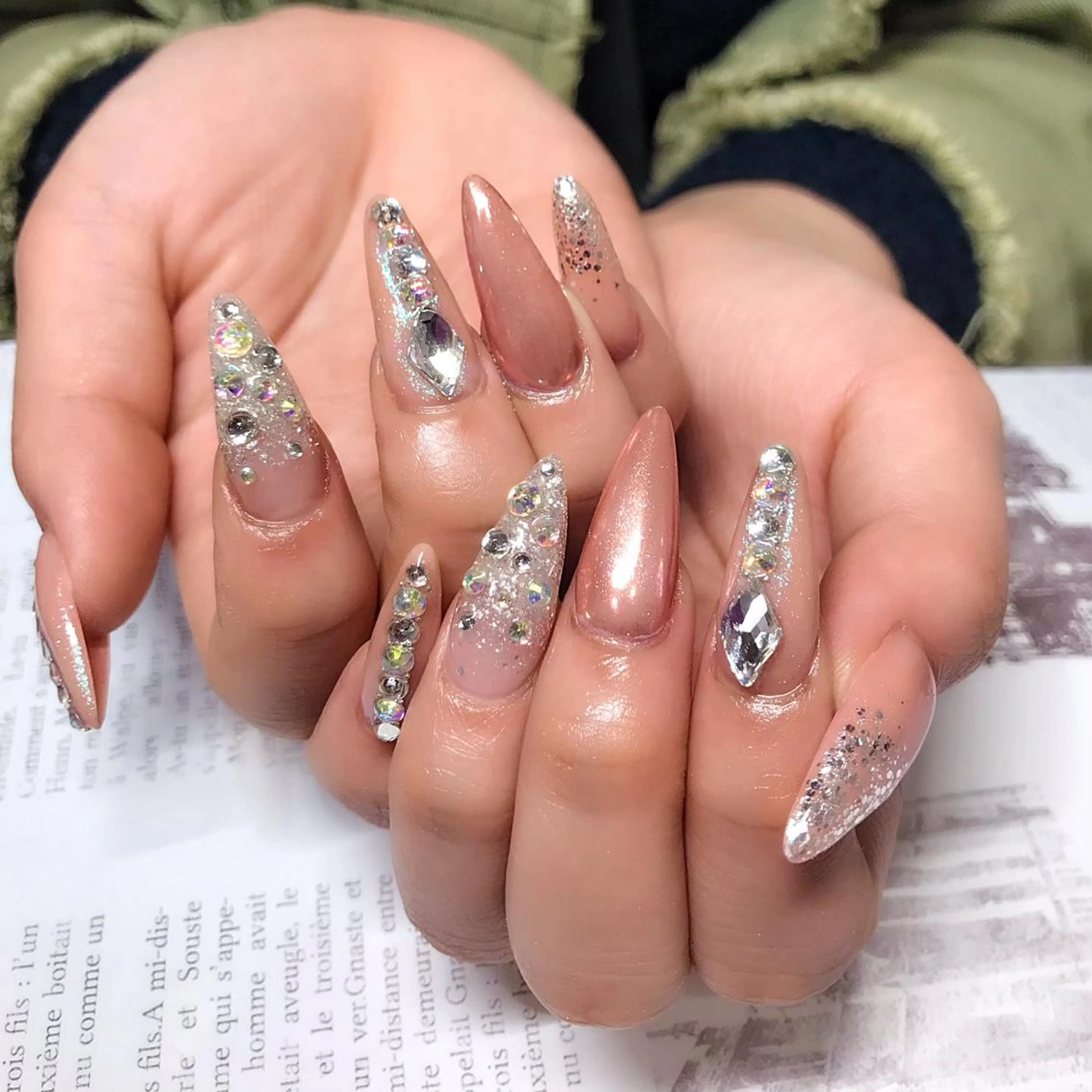 ネイル elu ：nail＆eyeのネイルデザイン