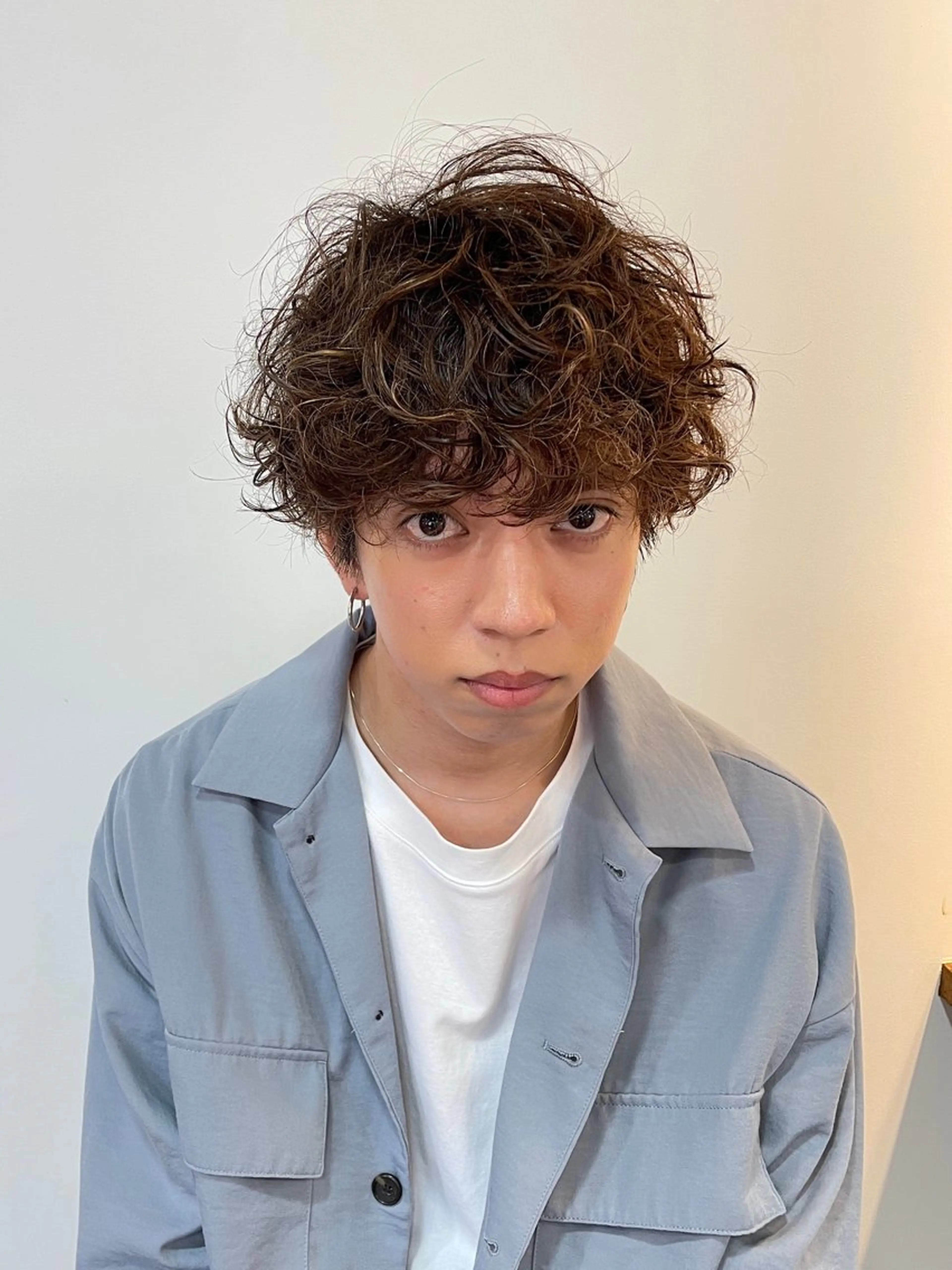 【メンズ】デザインカット+パーマ+炭酸泉 波巻き、ツイスト、スパイラルの写真