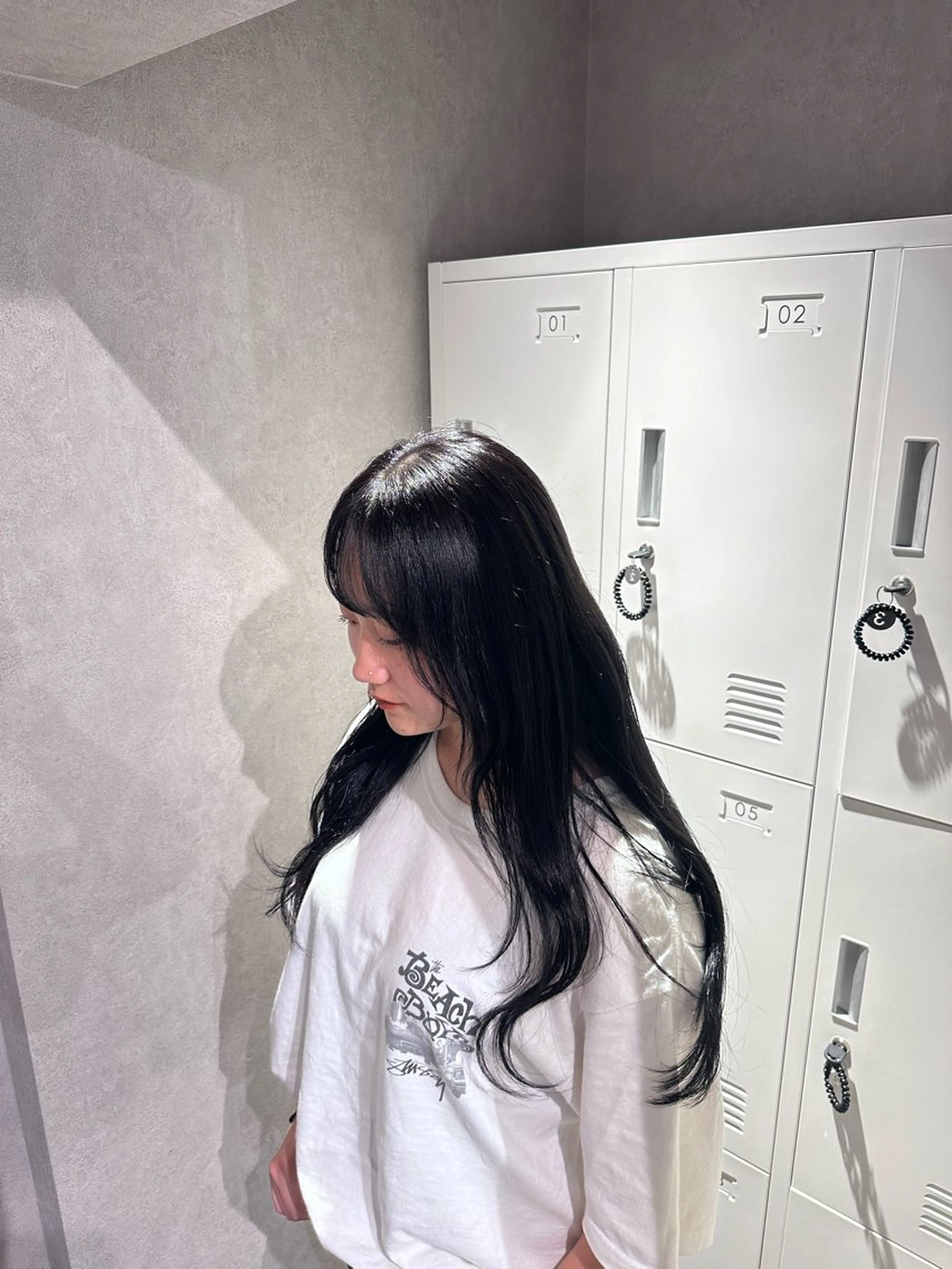 ミディアム カラー 黒髪 ブルーカラー ブルーブラック ヘアカラー HARUKI🏔️/ メンズ/透けブラウンのヘアスタイル