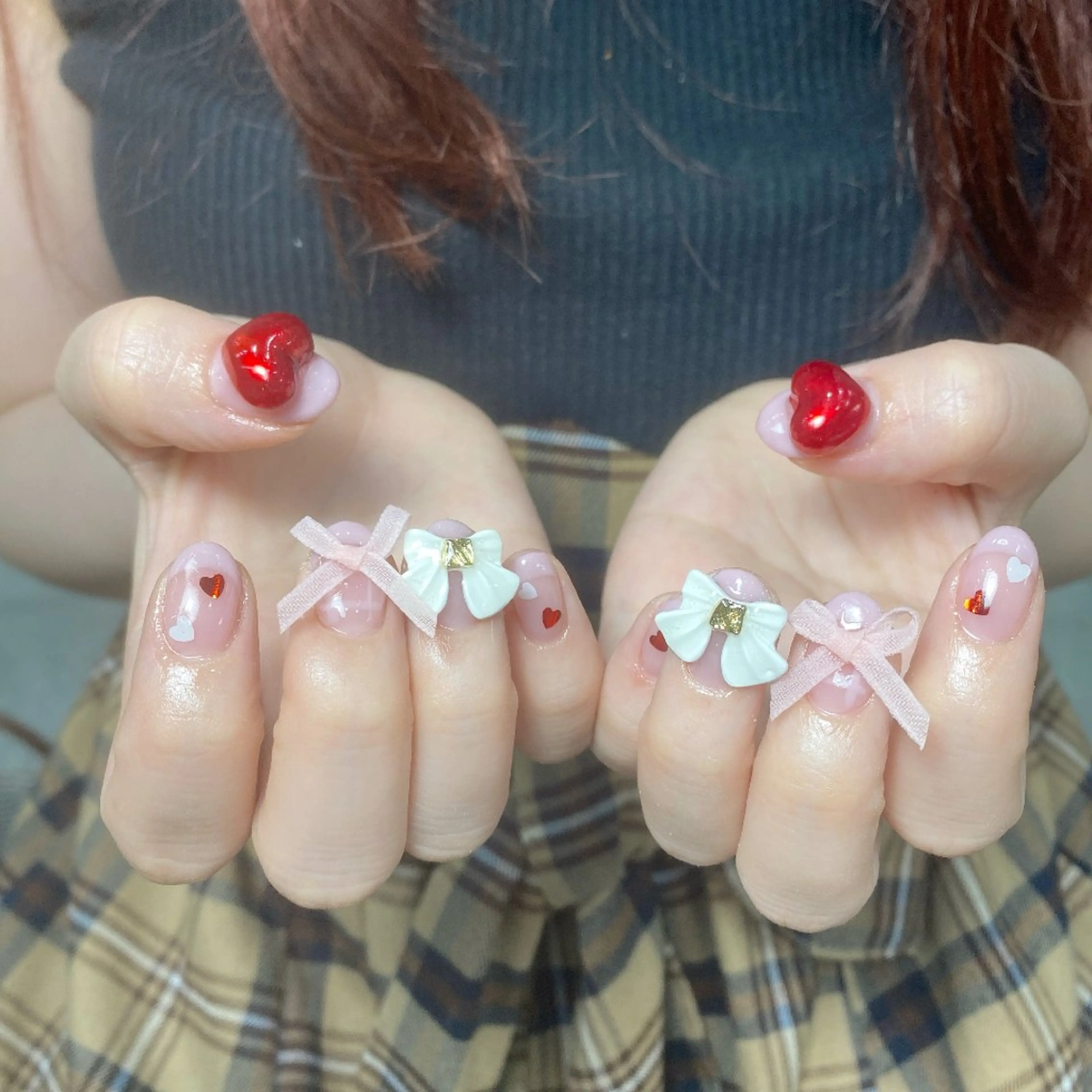 ネイル アートネイル フラワーネイル フットネイル ジェルネイル ガーリー ハンドネイル UM Nail Salonのネイルデザイン