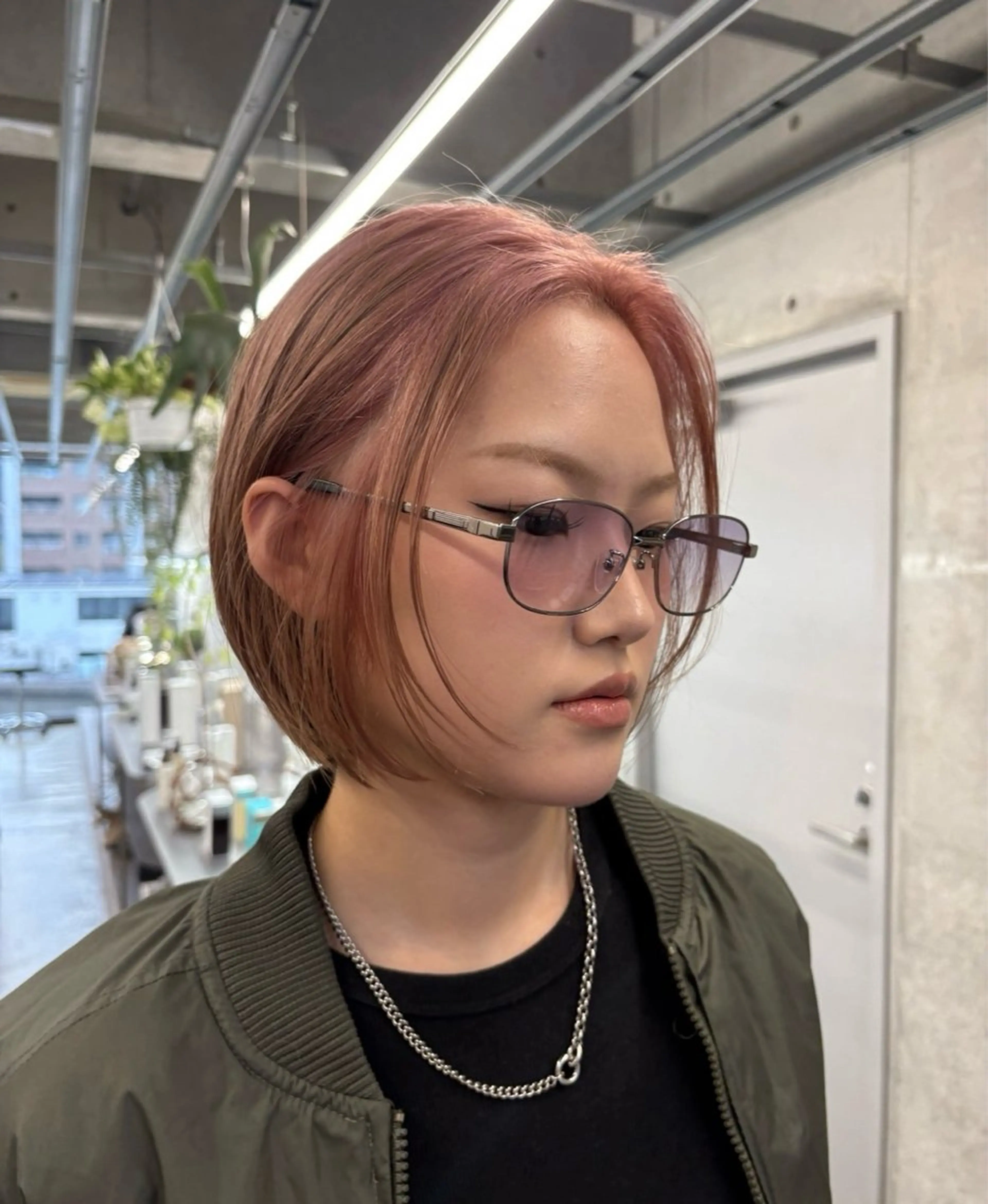 【 ブリーチオンカラー+カット　】の写真