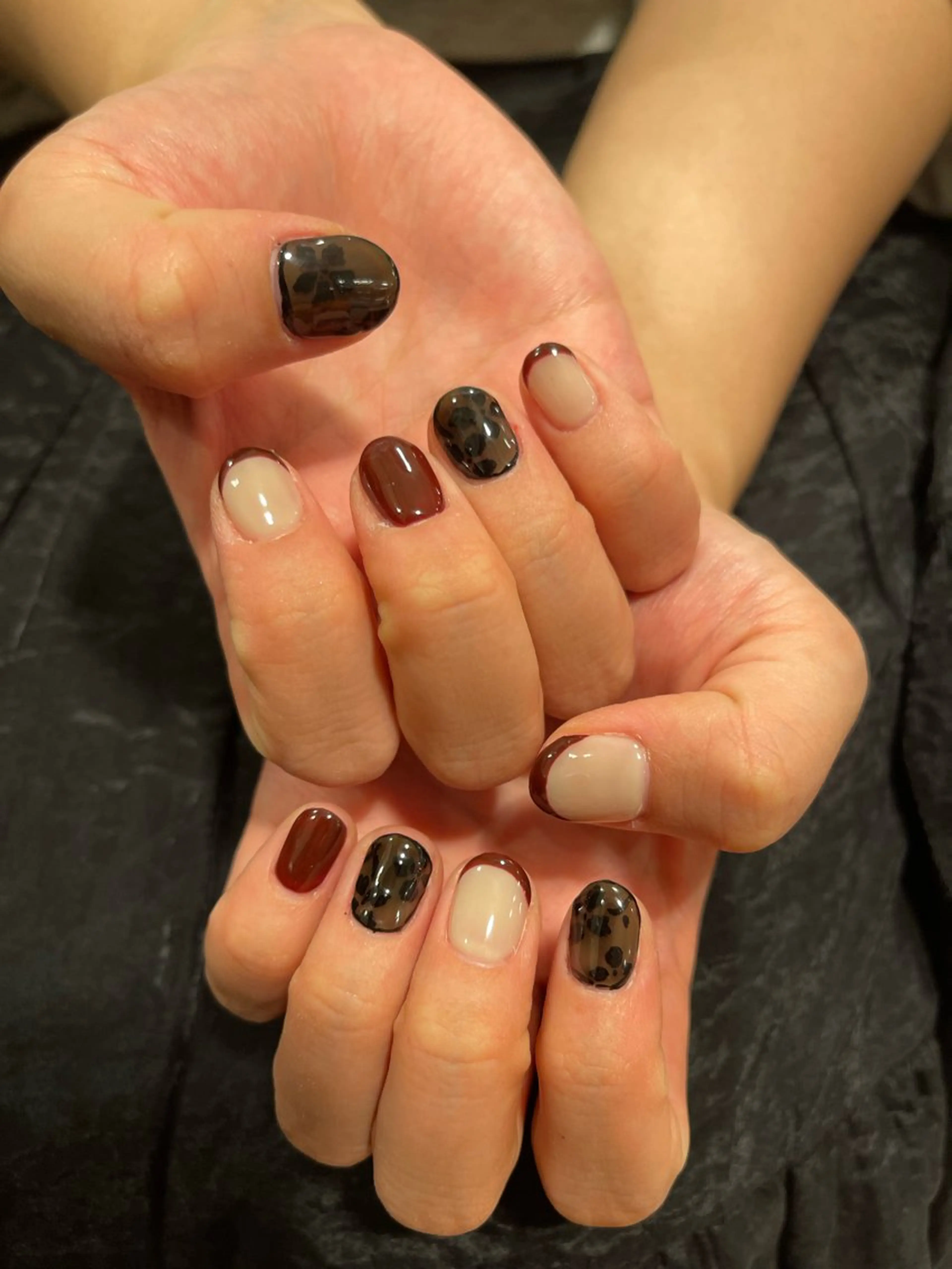 ネイル フレンチネイル ハンドネイル 安藤 沙妃のヘアスタイル