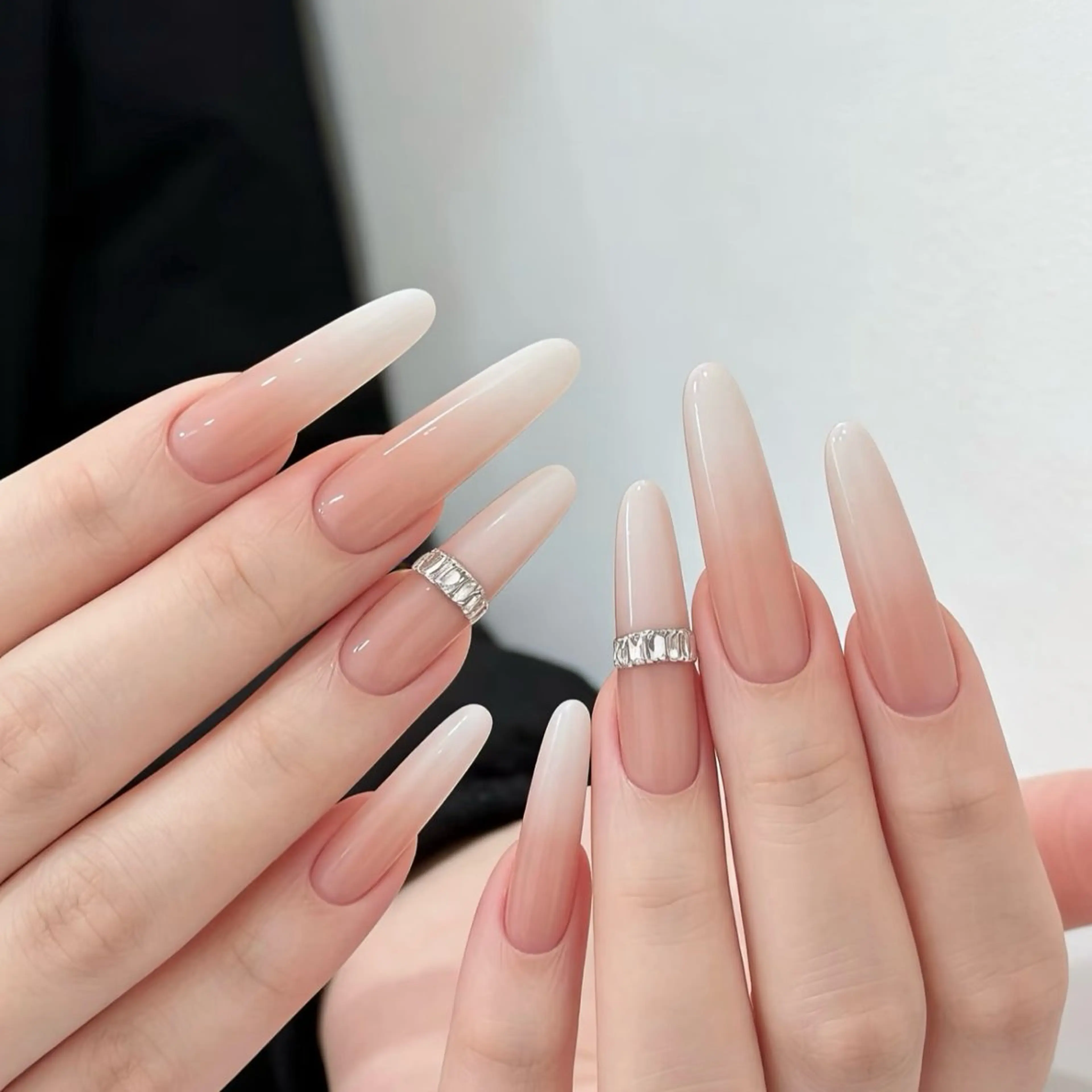 ネイル オーロラネイル 長さ出し フレンチネイル ジェルネイル ガラスフレンチ Rela・S NAILのネイルデザイン