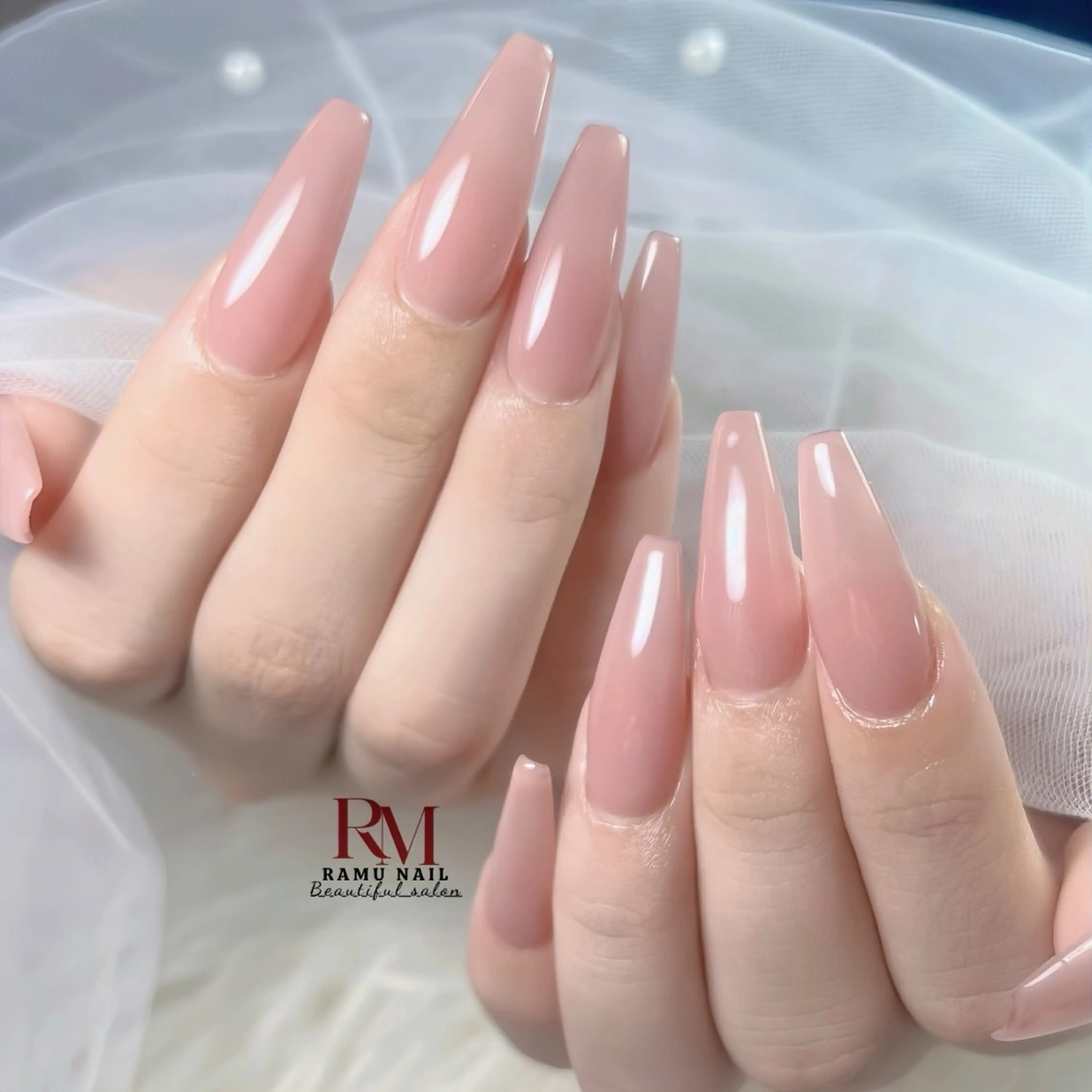 ネイル キラキラネイル マグネットネイル ミラーネイル ワンホンネイル 冬ネイル ハンドネイル RAMU Nail 恵比寿店のネイルデザイン