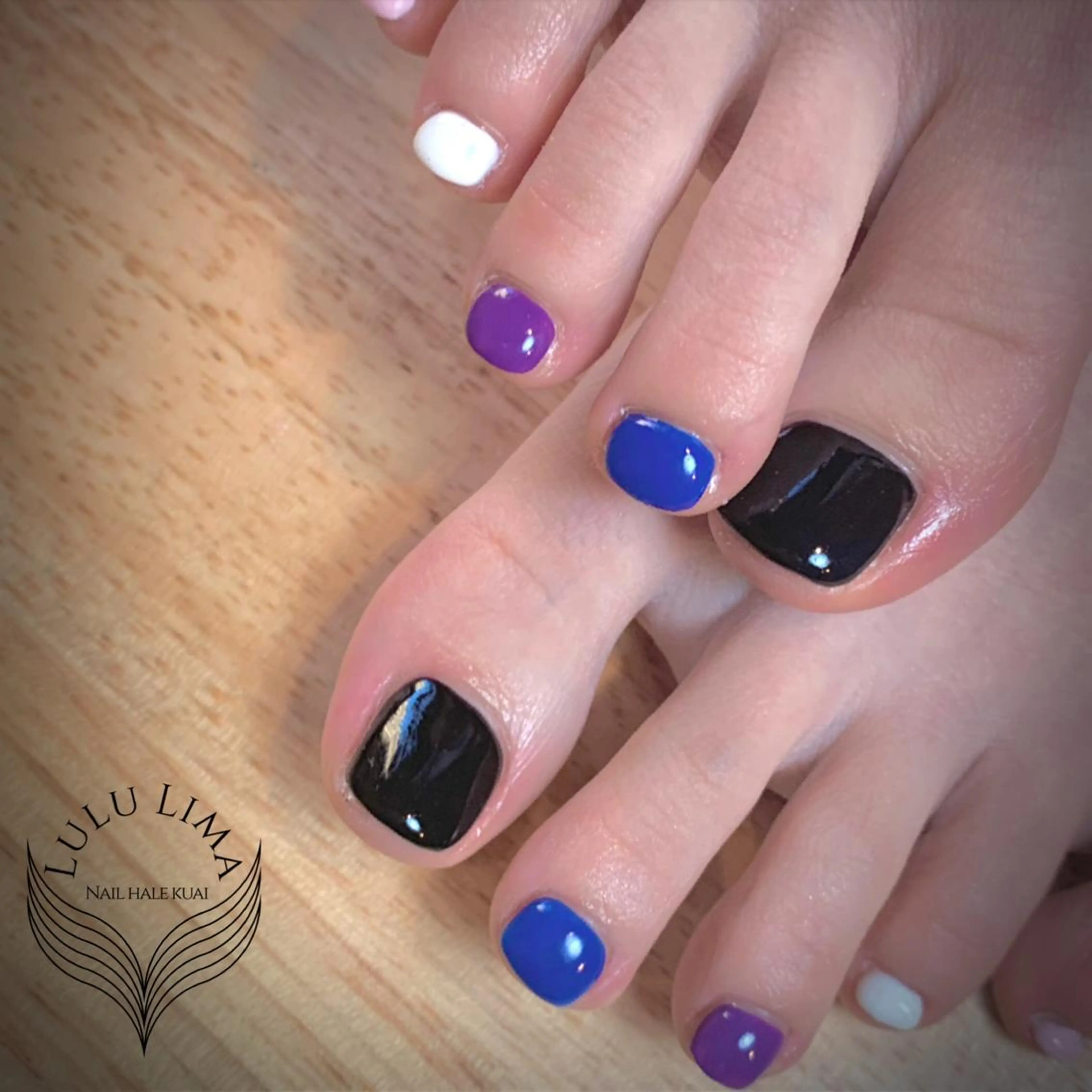 ネイル フットネイル LULU LIMAのネイルデザイン