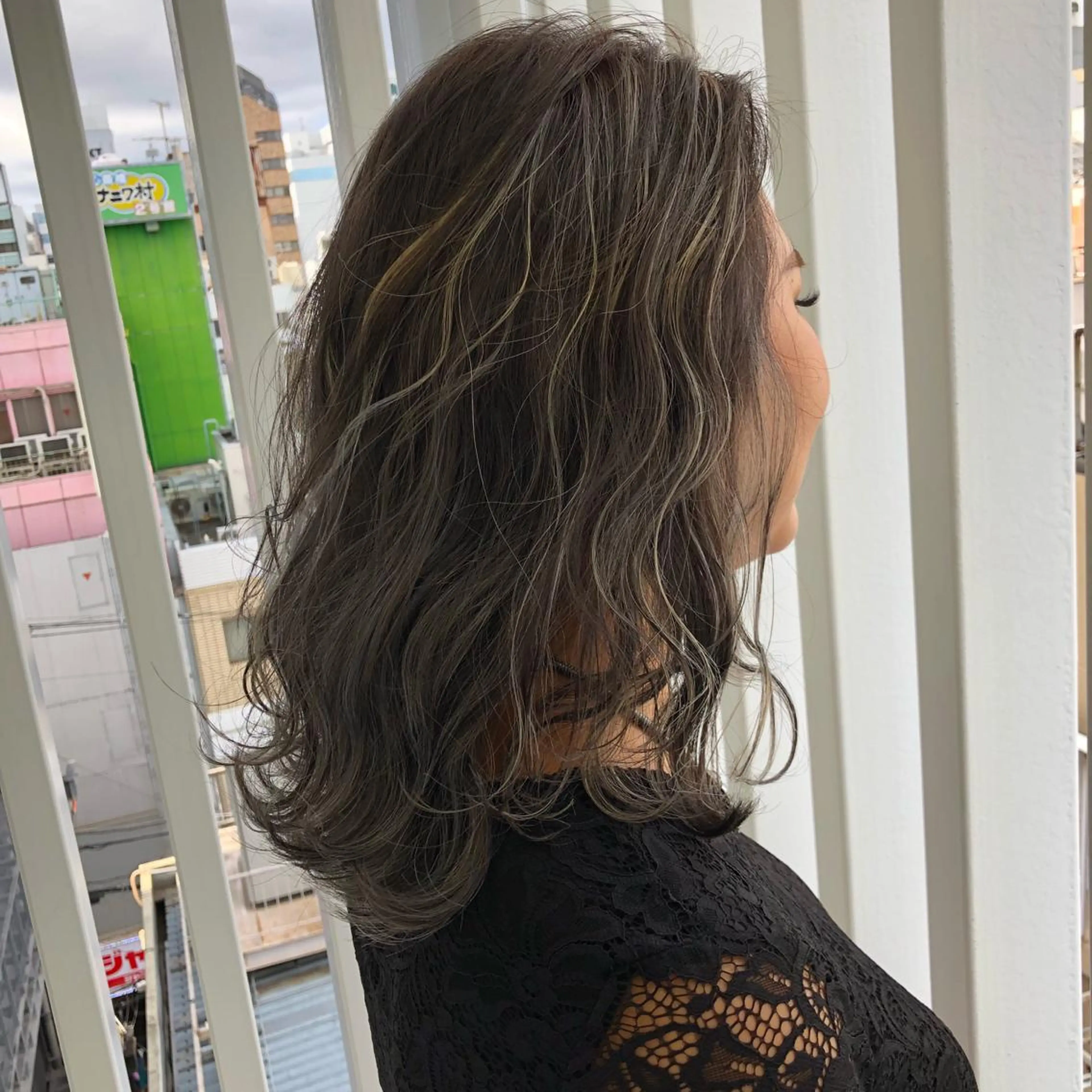 ミディアム ハイライト Rubik's江坂 ルービックえさかのヘアスタイル