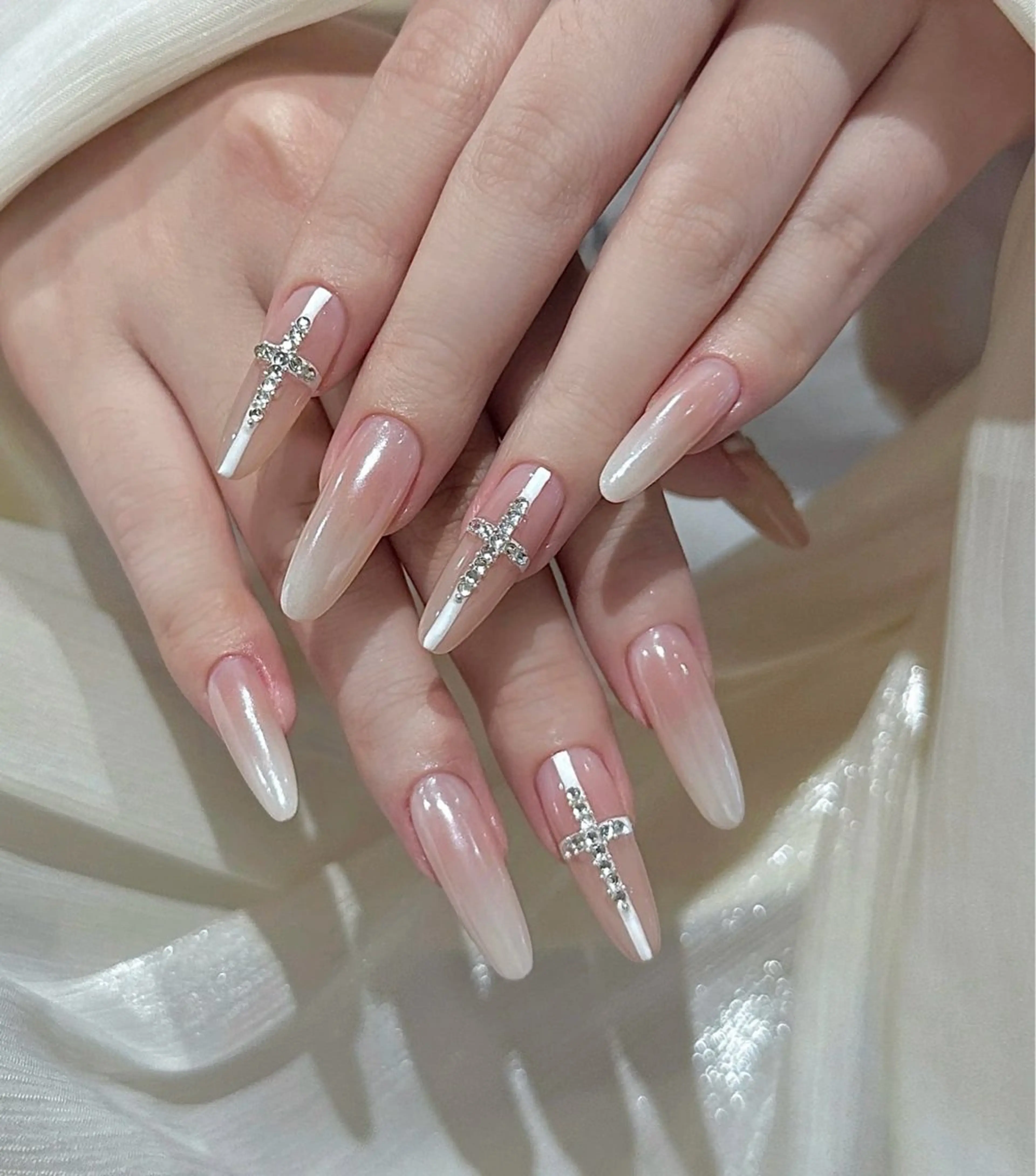 ネイル フラワーネイル フレンチネイル ジェルネイル ガラスフレンチ ハート ハンドネイル BabyYouMi nailのネイルデザイン