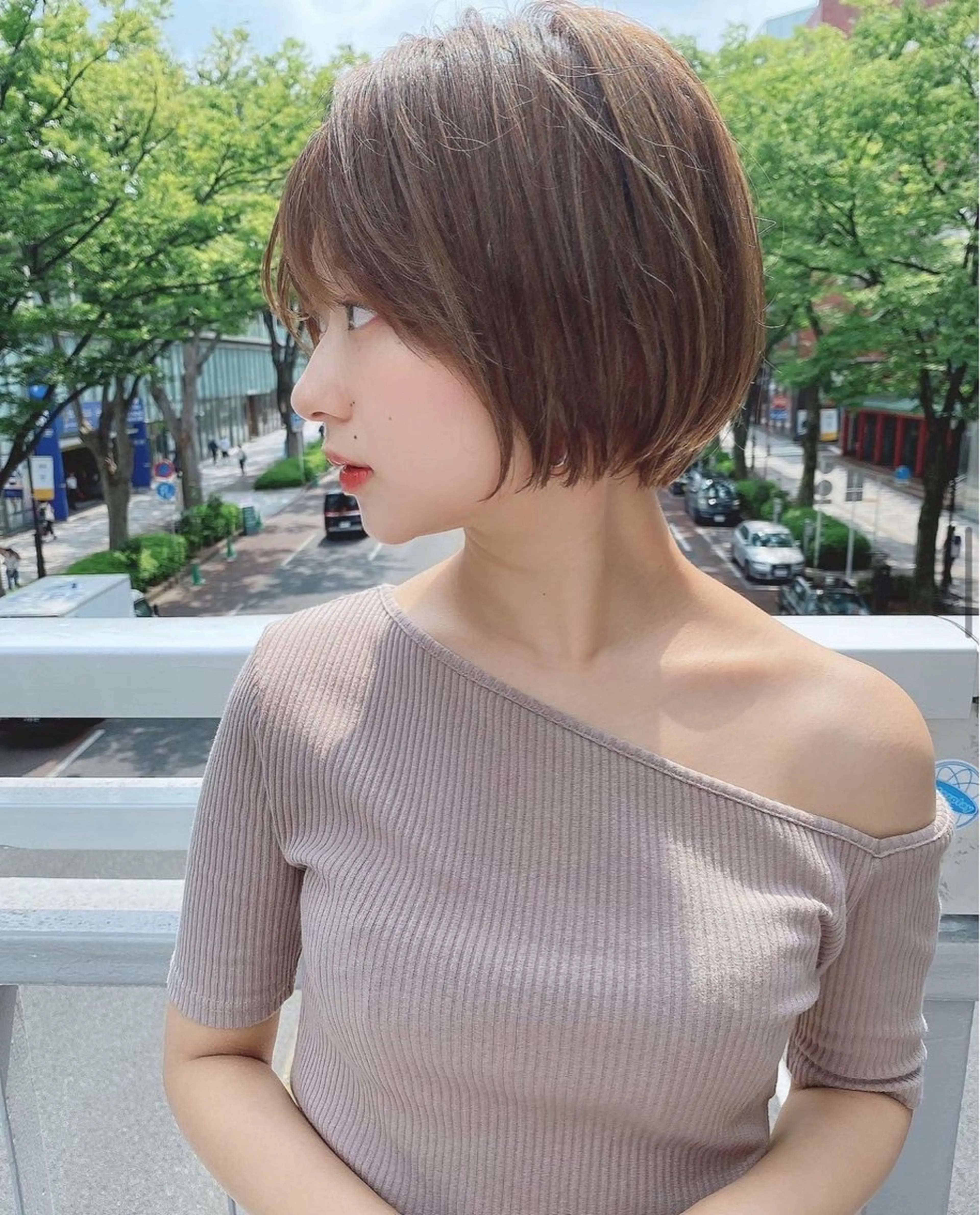 ショート カラー グレージュ ボブ ショートヘア ヘアカラー 石川 航のヘアスタイル