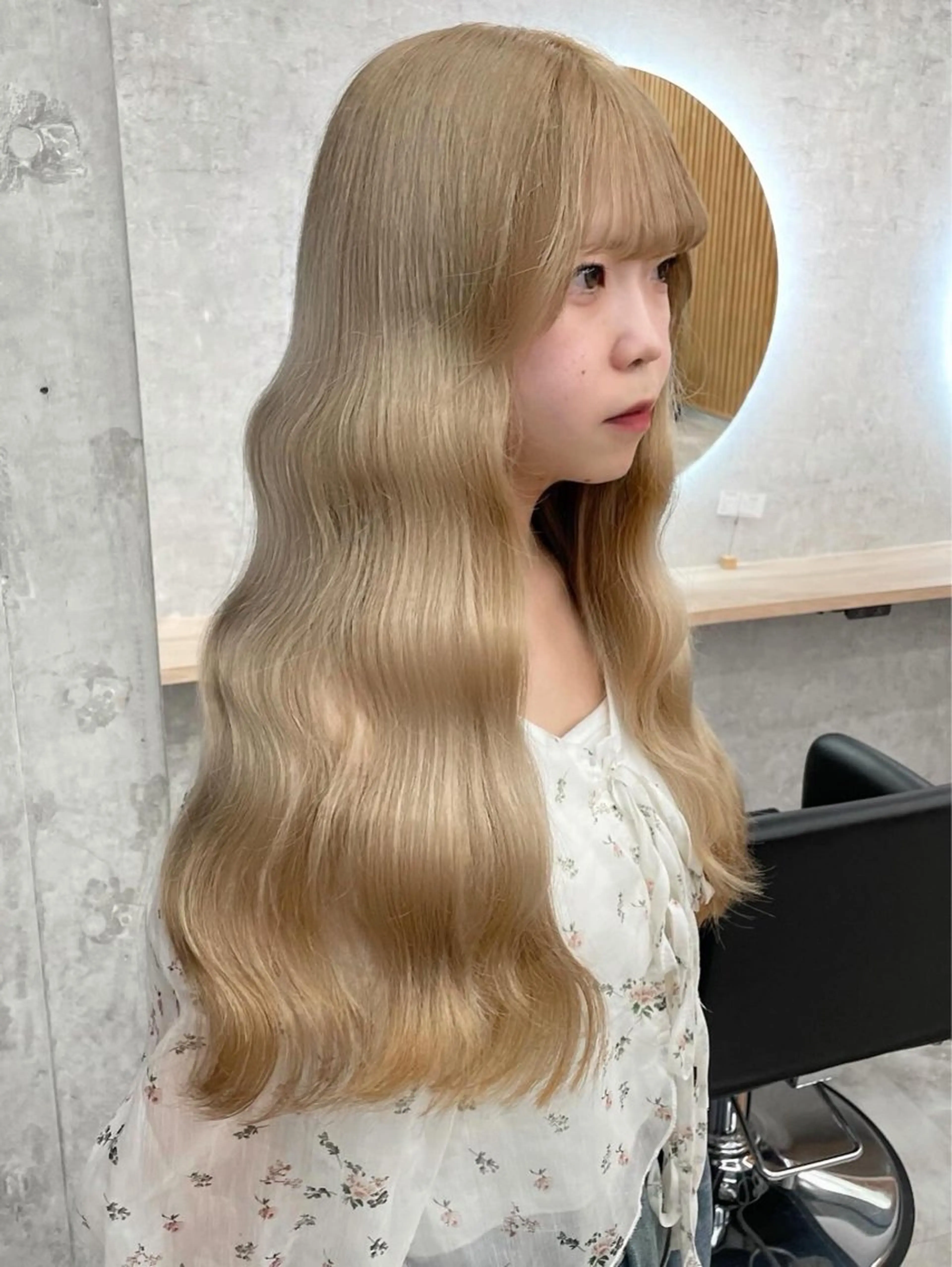 ロング カラー ベージュカラー ブリーチ ブロンド ブロンドベージュ ダブルカラー ヘアカラー ブリーチ/ベージュ 💕/momoaのヘアスタイル