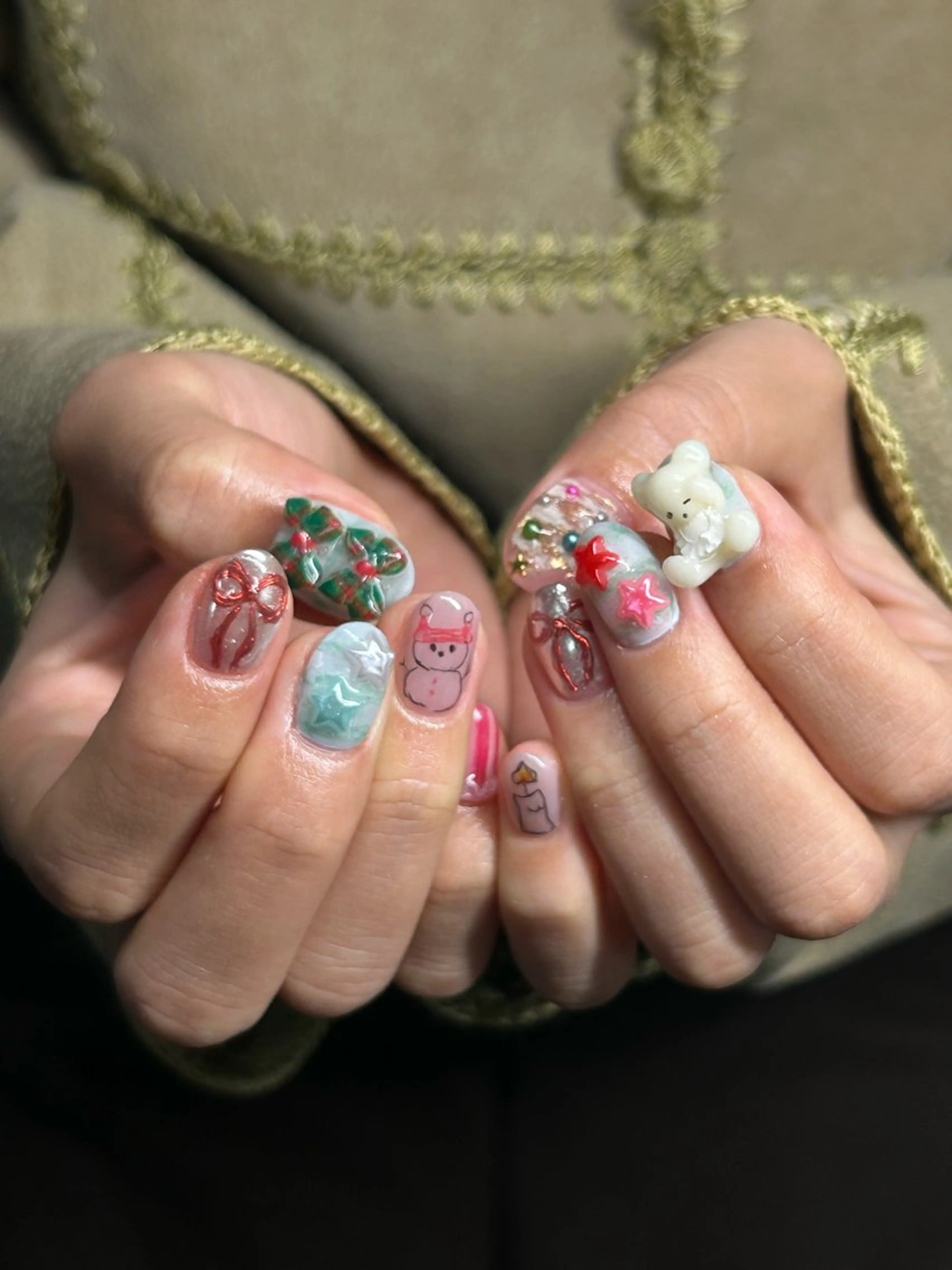 ネイル ニュアンスネイル 冬ネイル クリスマス Yuni.所属・sakae yurinaのネイルデザイン