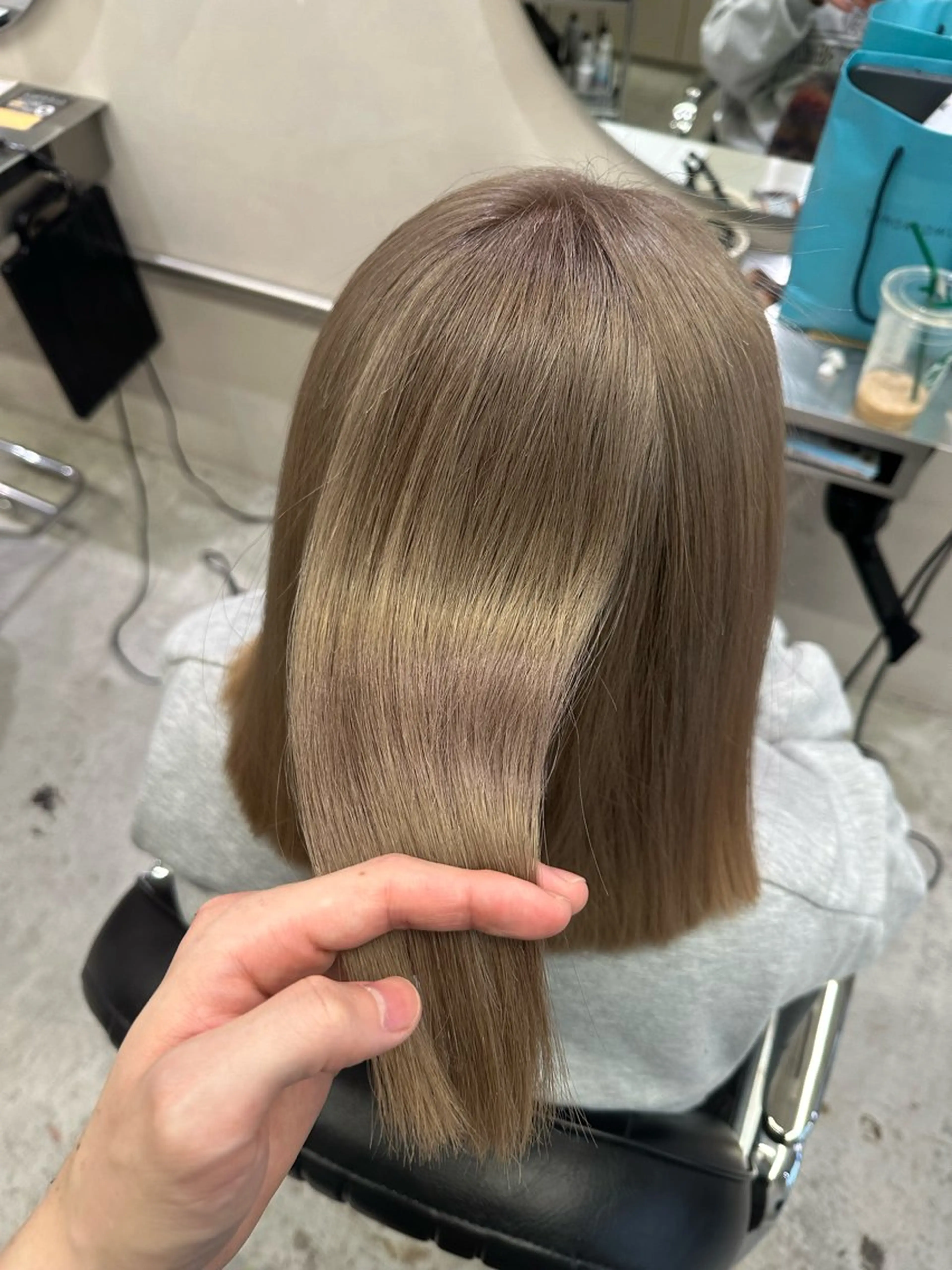 セミロング カラー ベージュカラー 梅田/ベージュカラー /ブリーチカラーのヘアスタイル