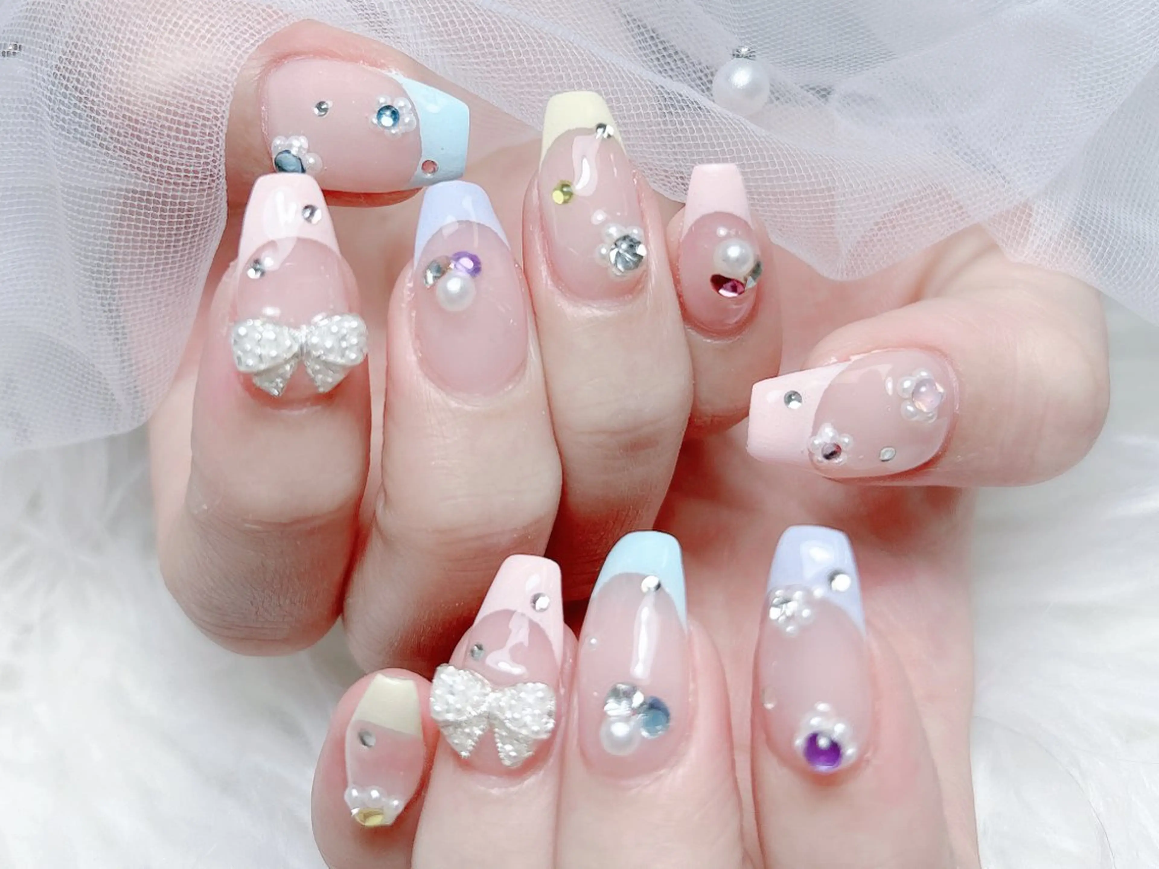 ネイル 成人式 ロングネイル マグネットネイル 大理石ネイル(マーブル) リボン ハンドネイル MoMoA Nail ネイル長さ出し専門店のネイルデザイン