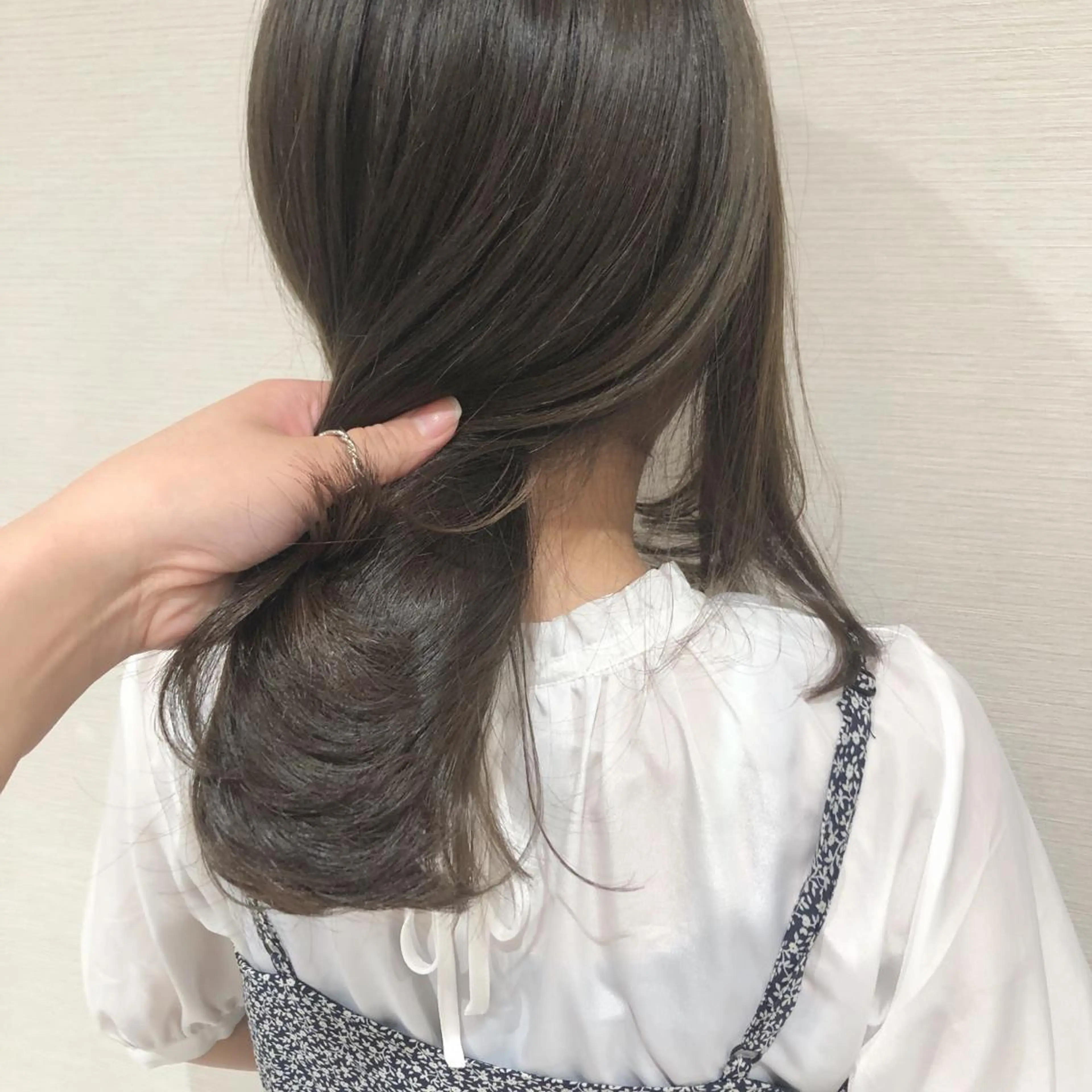 ミディアム ヘアカラー トリートメント 赤阪 優奈のヘアスタイル