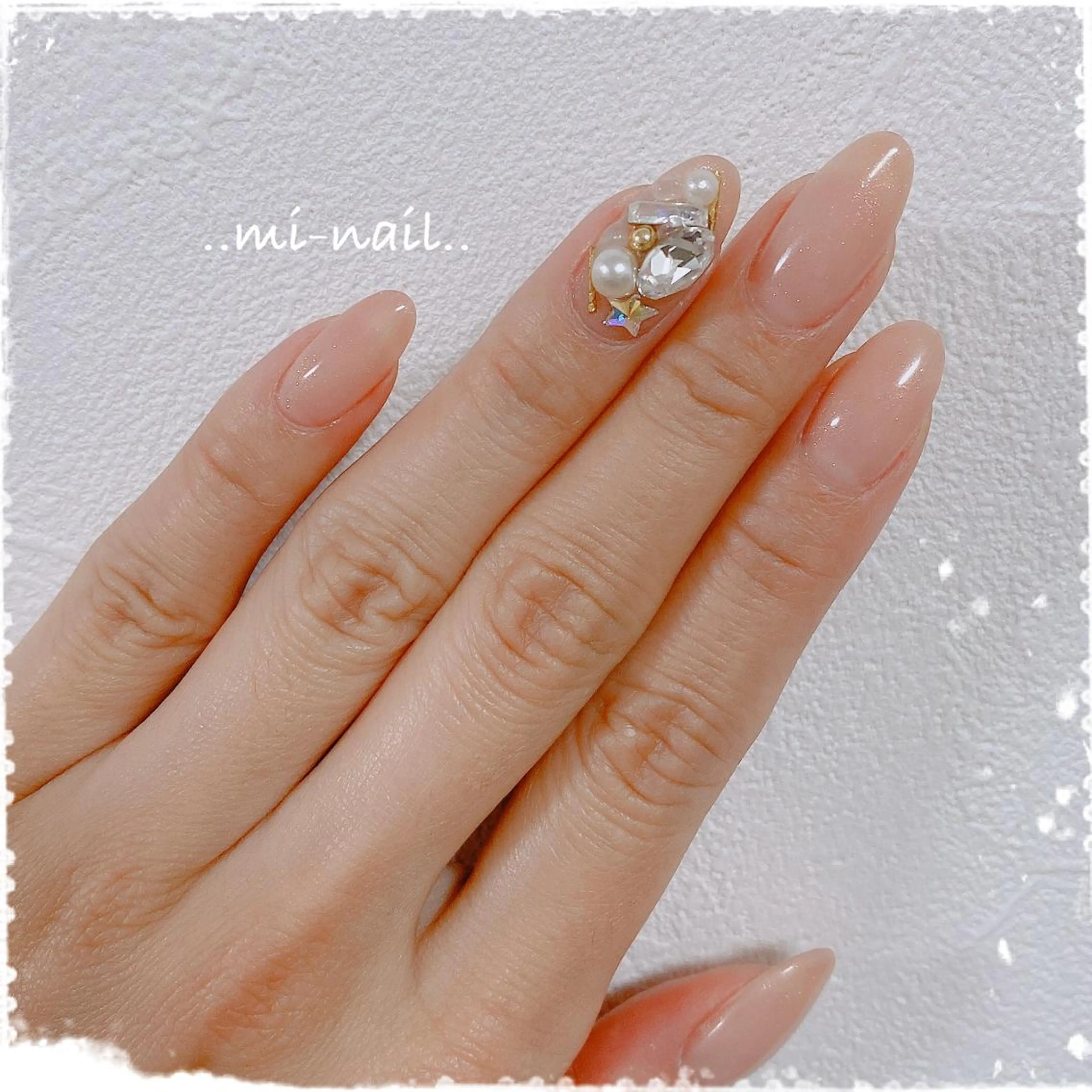 ネイル ストーンネイル ..mi-nail ..のネイルデザイン