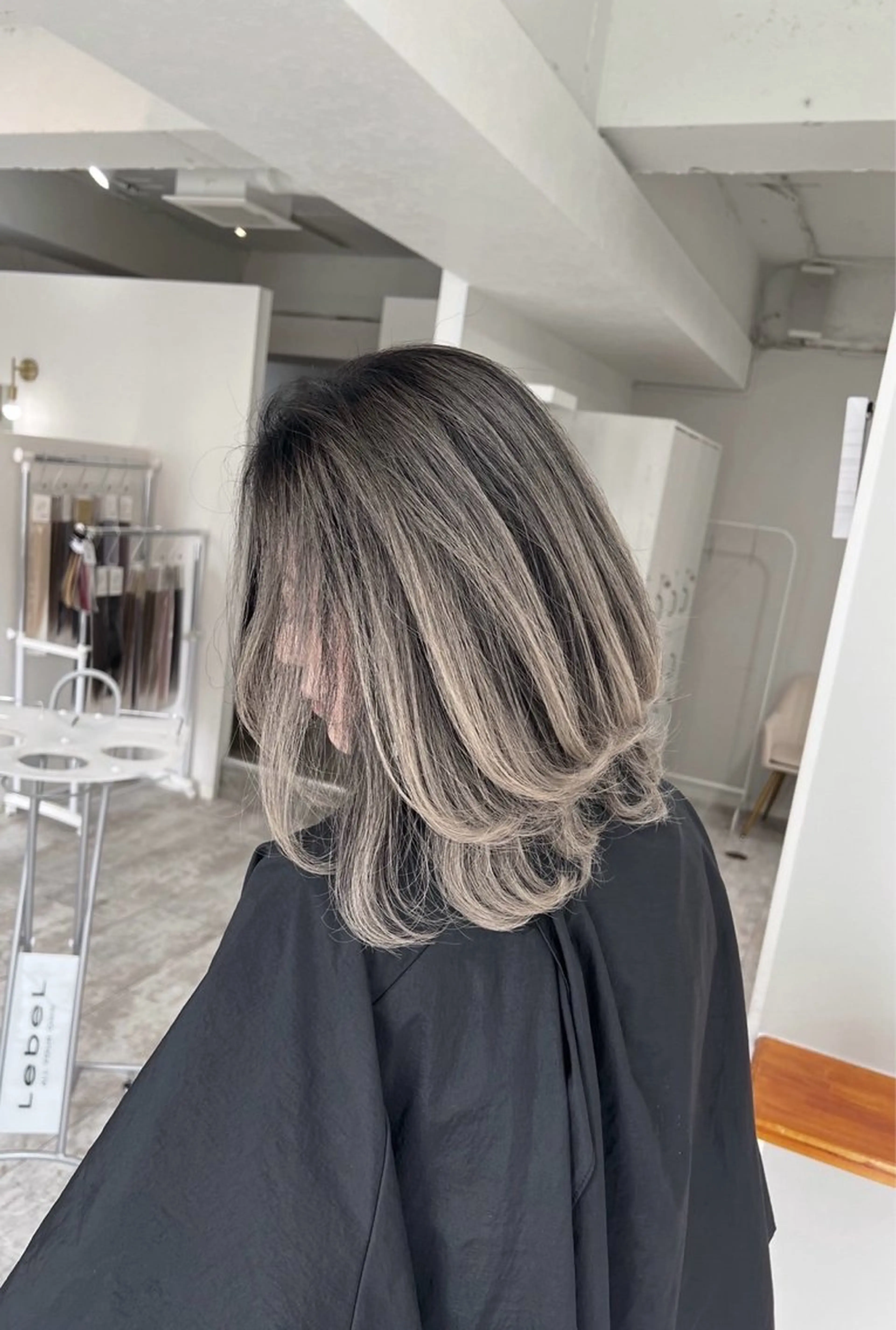 ミディアム カラー バレイヤージュ グレージュ レイヤーカット カット ヘアカラー トリートメント ROBIN所属・指名数No.1 /NAOYAのヘアスタイル