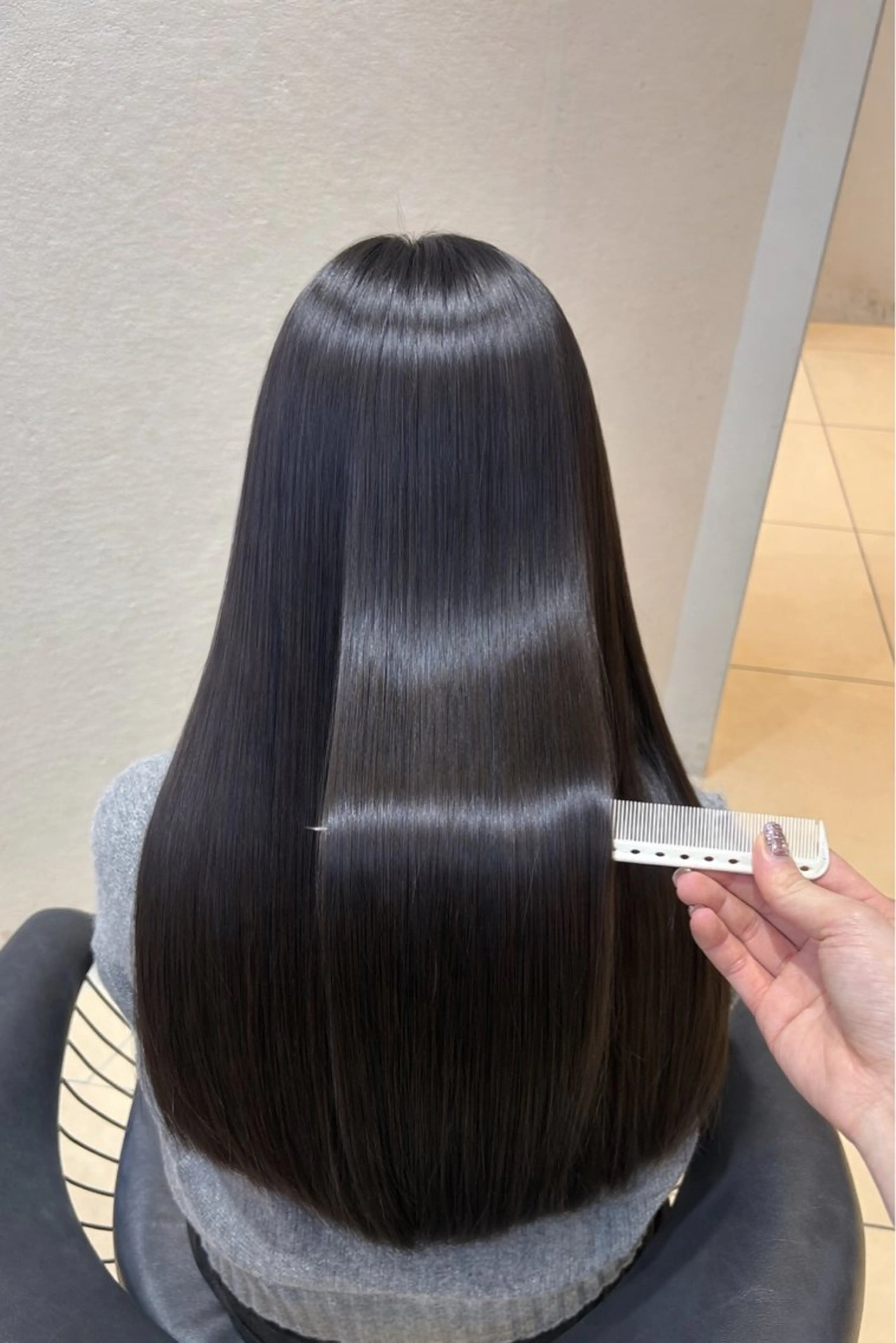 【4月限定🌸】新生活応援クーポン📣　🖤カラー➕カット➕高級髪質改善トリートメント🖤¥17600→¥10000の写真