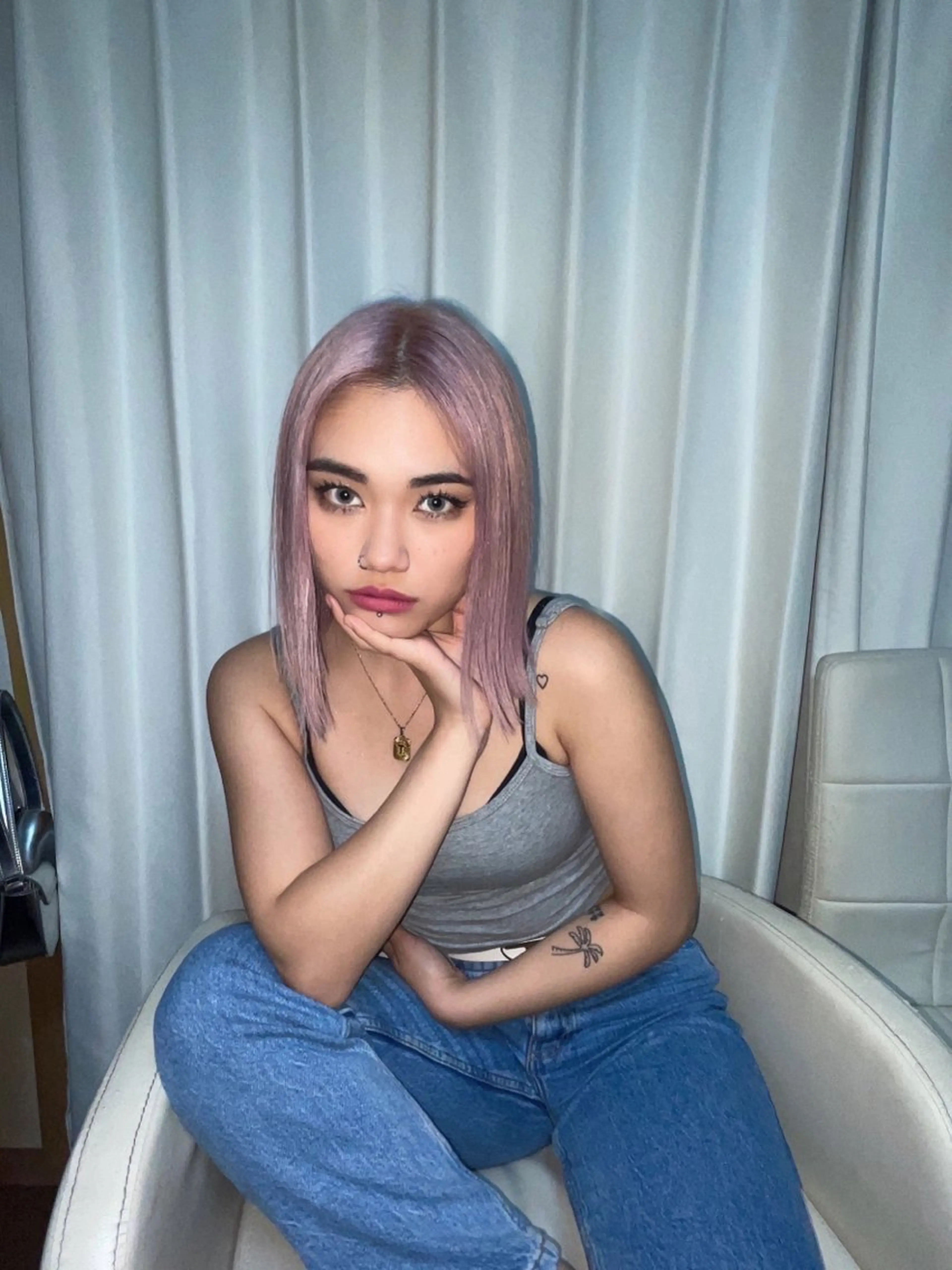 ミディアム カラー JIEN MIUのヘアスタイル