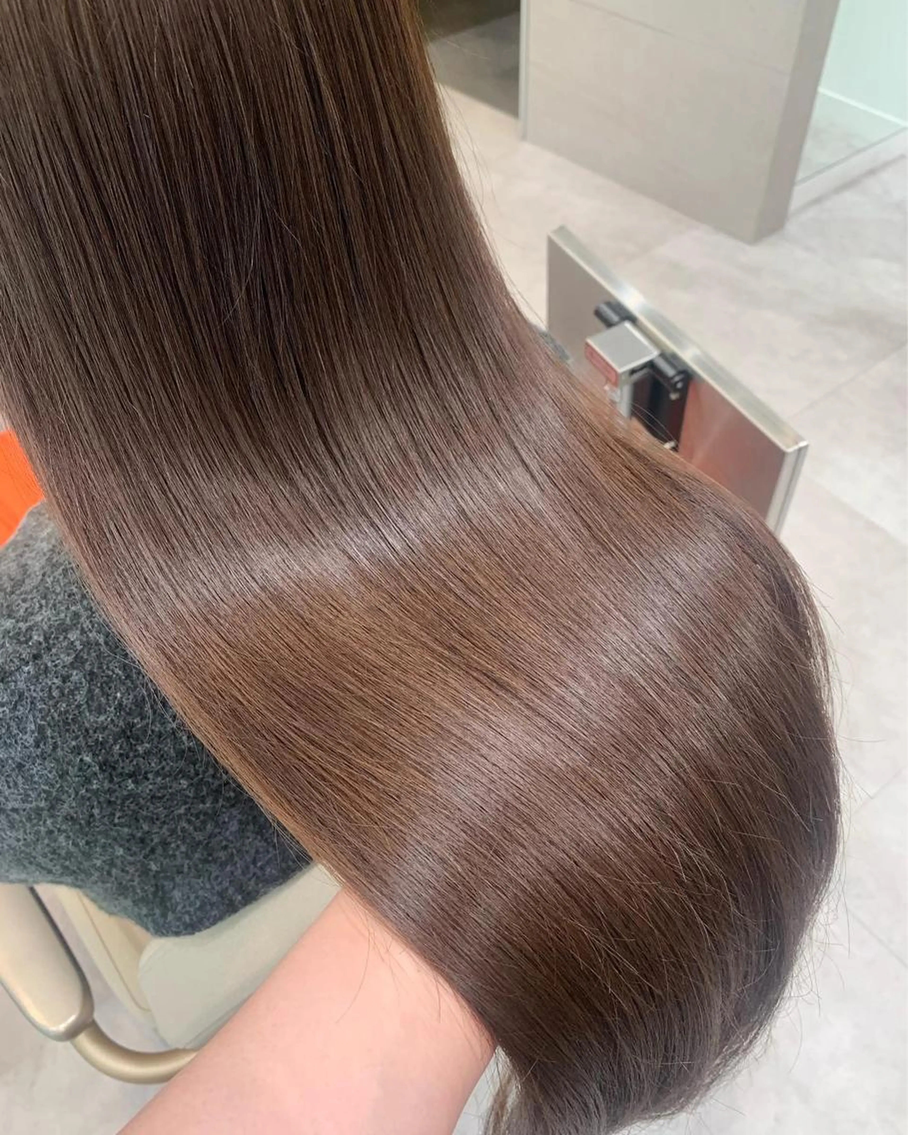 ★ カラー+Aujua髪質改善トリートメント＋地肌改善スパ（前髪cutサービス付)の写真