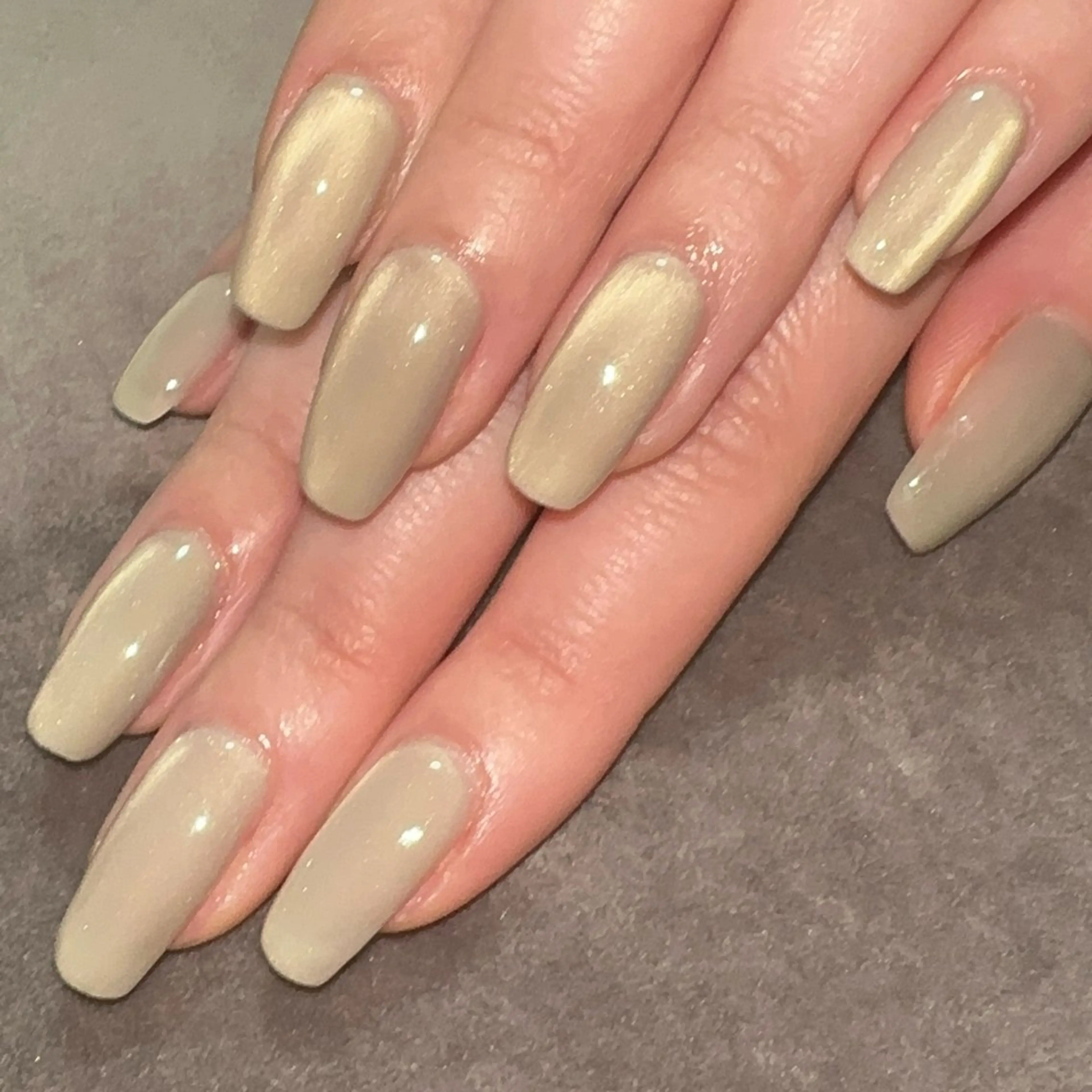 ネイル マグネットネイル ホワイト ハンドネイル with nail.のネイルデザイン