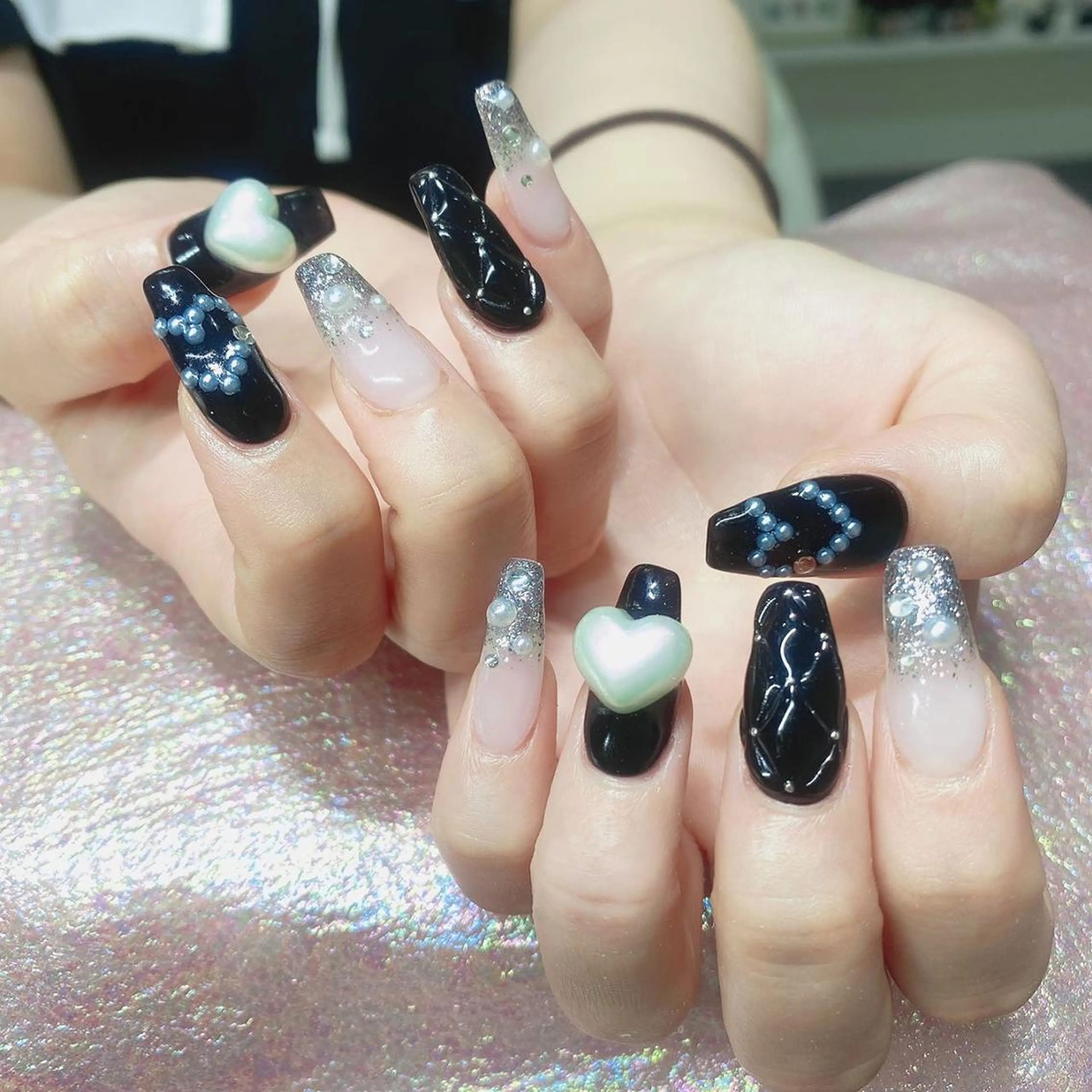 ネイル アートネイル 長さ出し ネイルチップ Queens momoのネイルデザイン