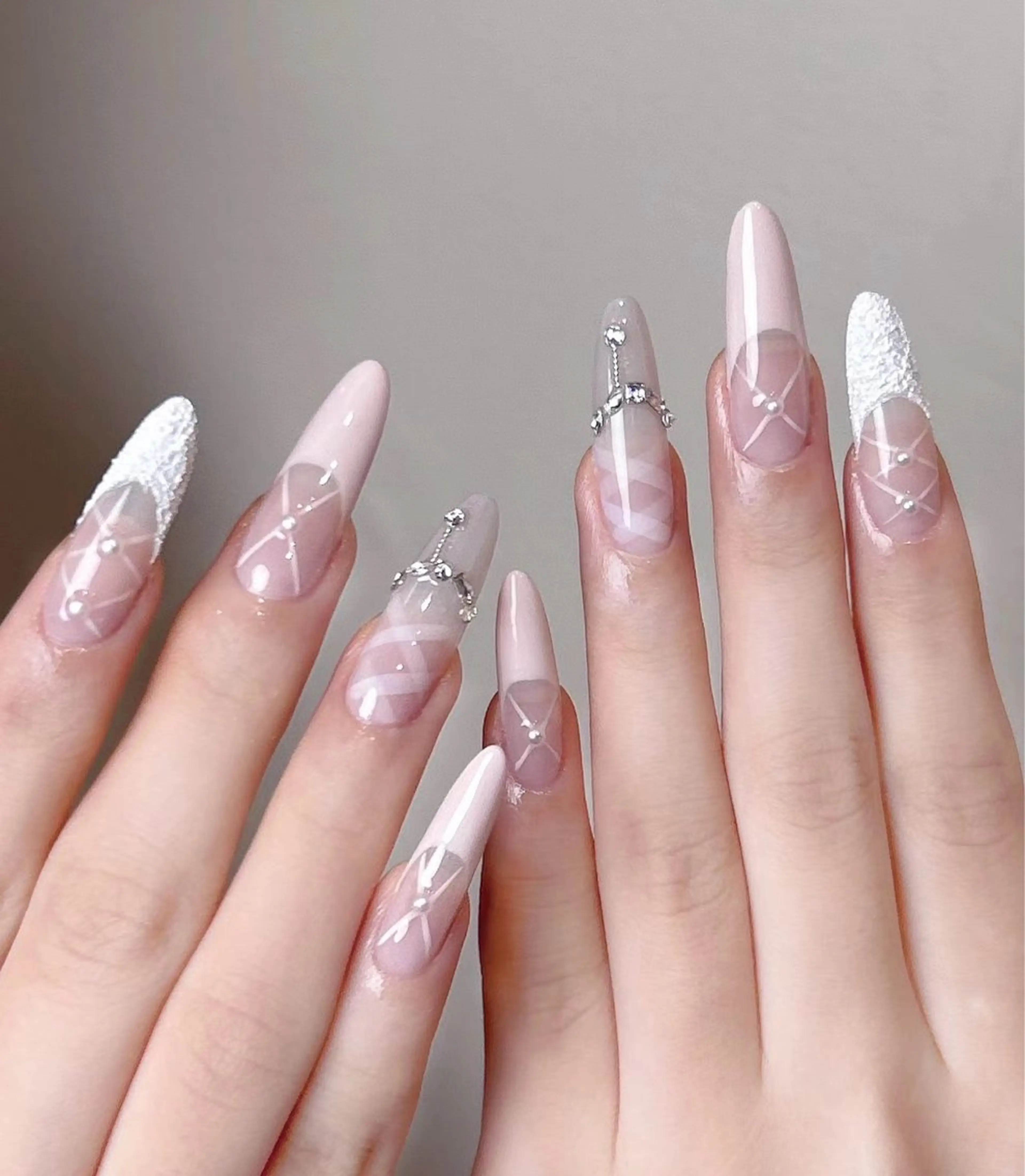 ネイル フレンチネイル リボン ストーンネイル ワンホンネイル BabyYouMi nailのネイルデザイン