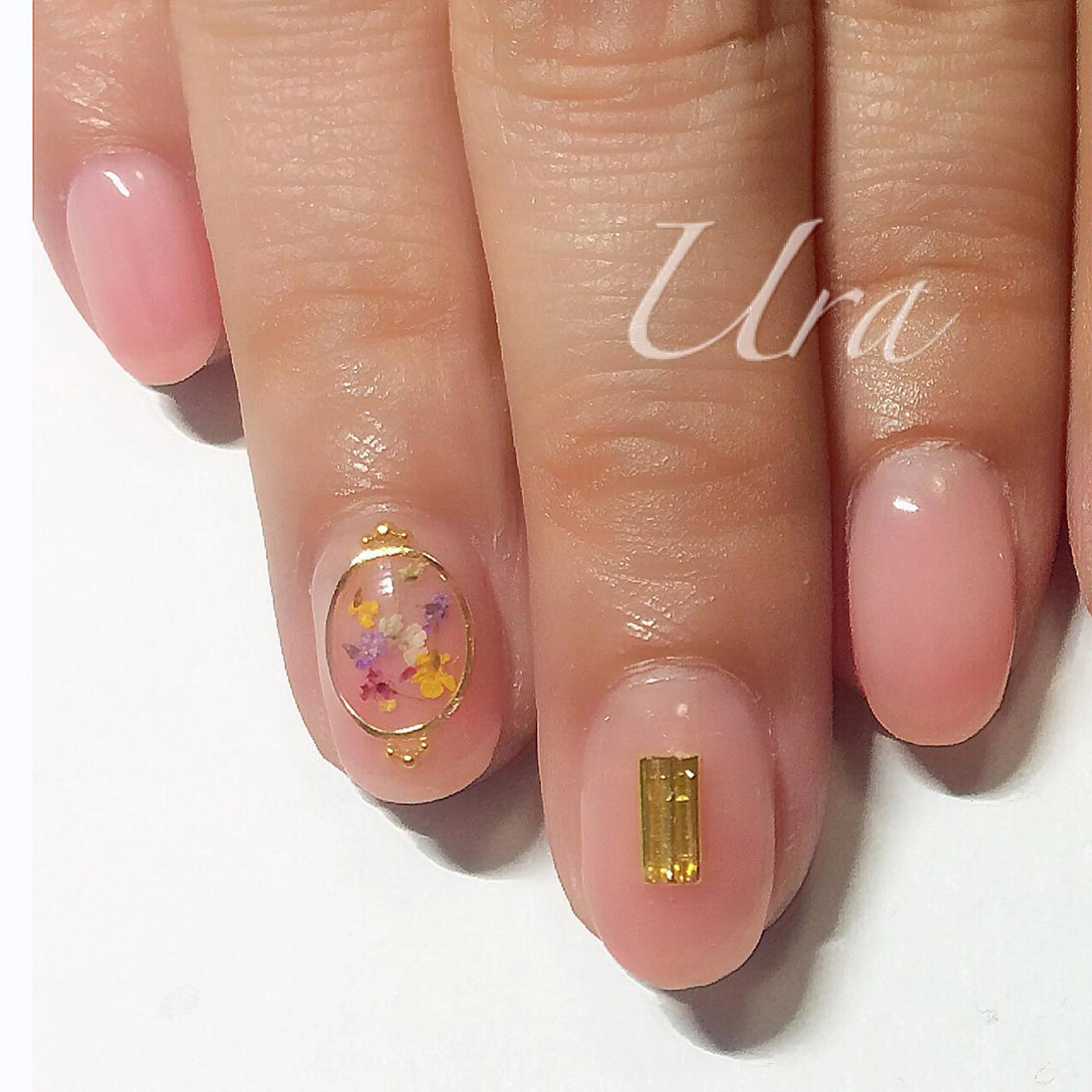 ネイル フラワーネイル UrakoNail 《nail》のネイルデザイン