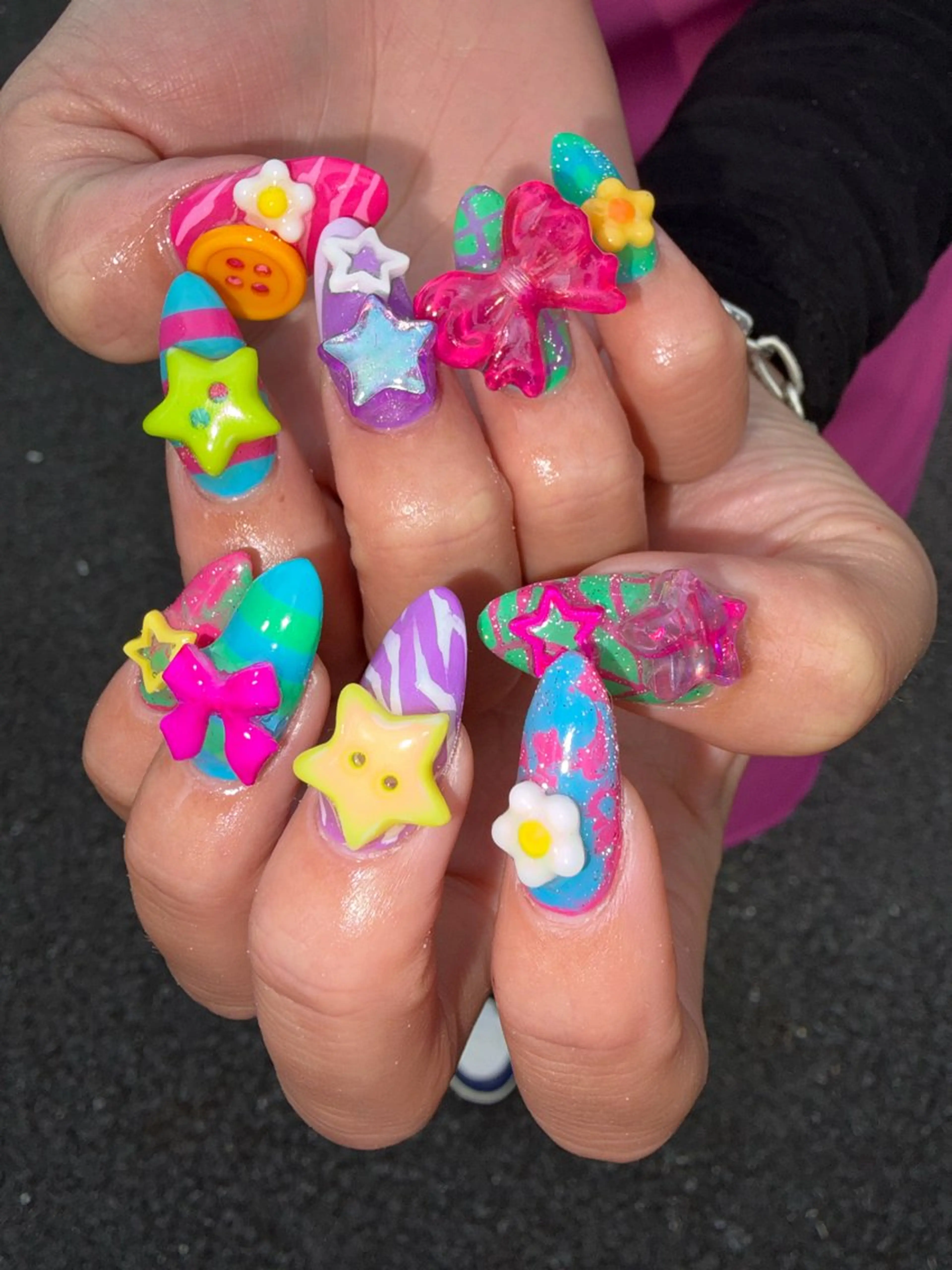 ネイル ハンドネイル PINS16🩷 YUNOのネイルデザイン