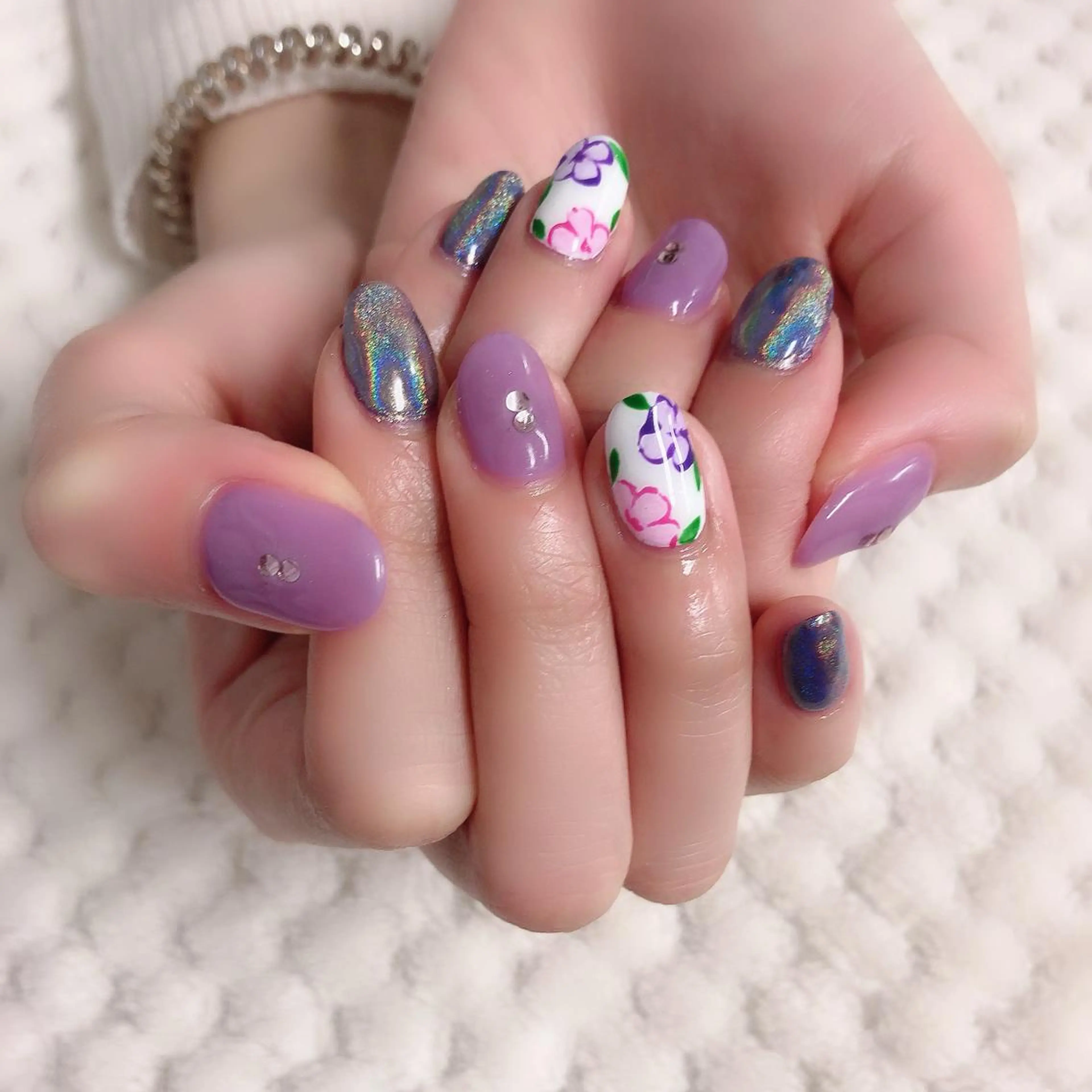ネイル フラワーネイル キラキラネイル パープル ono megumiのネイルデザイン