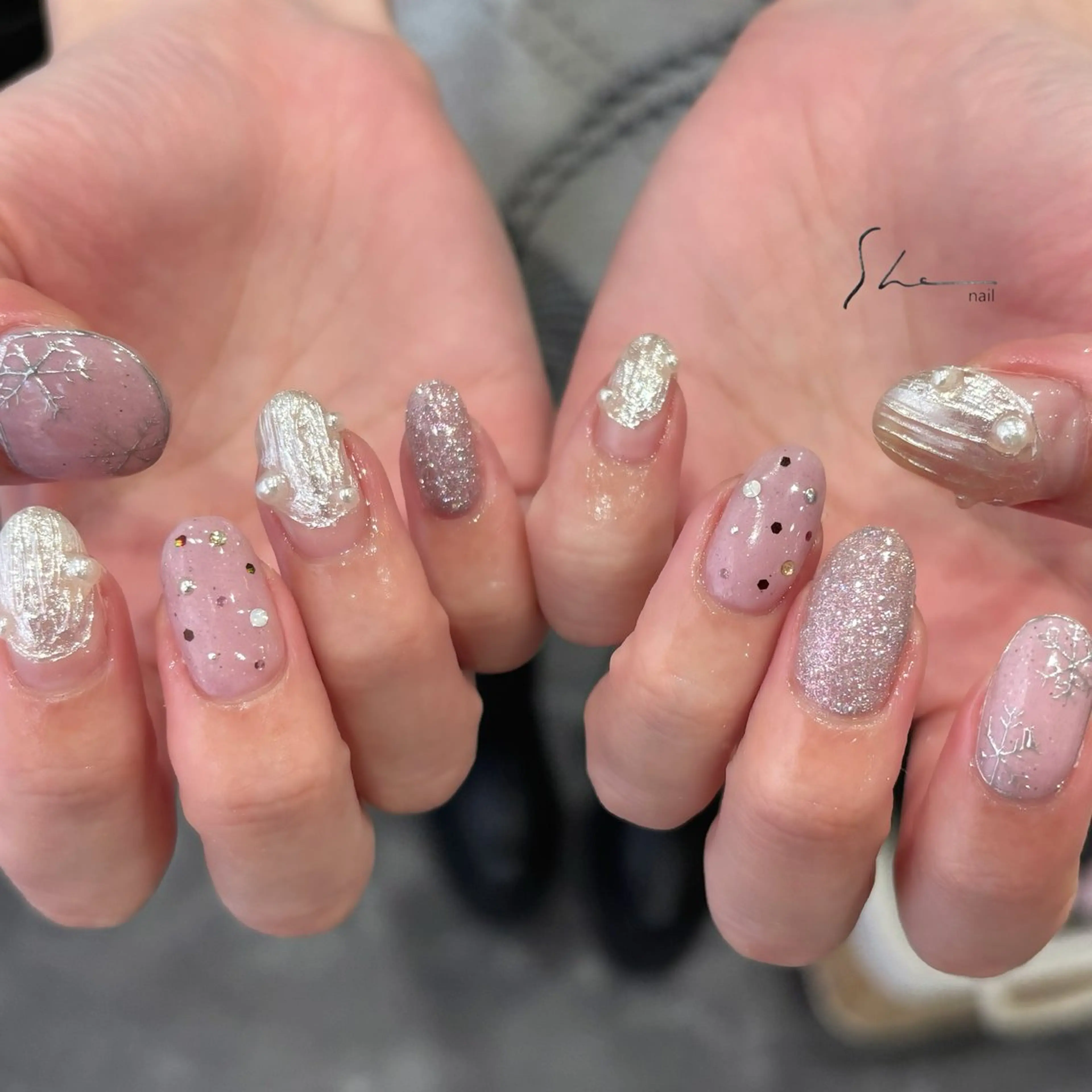 ネイル ハンドネイル SHE adusaのネイルデザイン