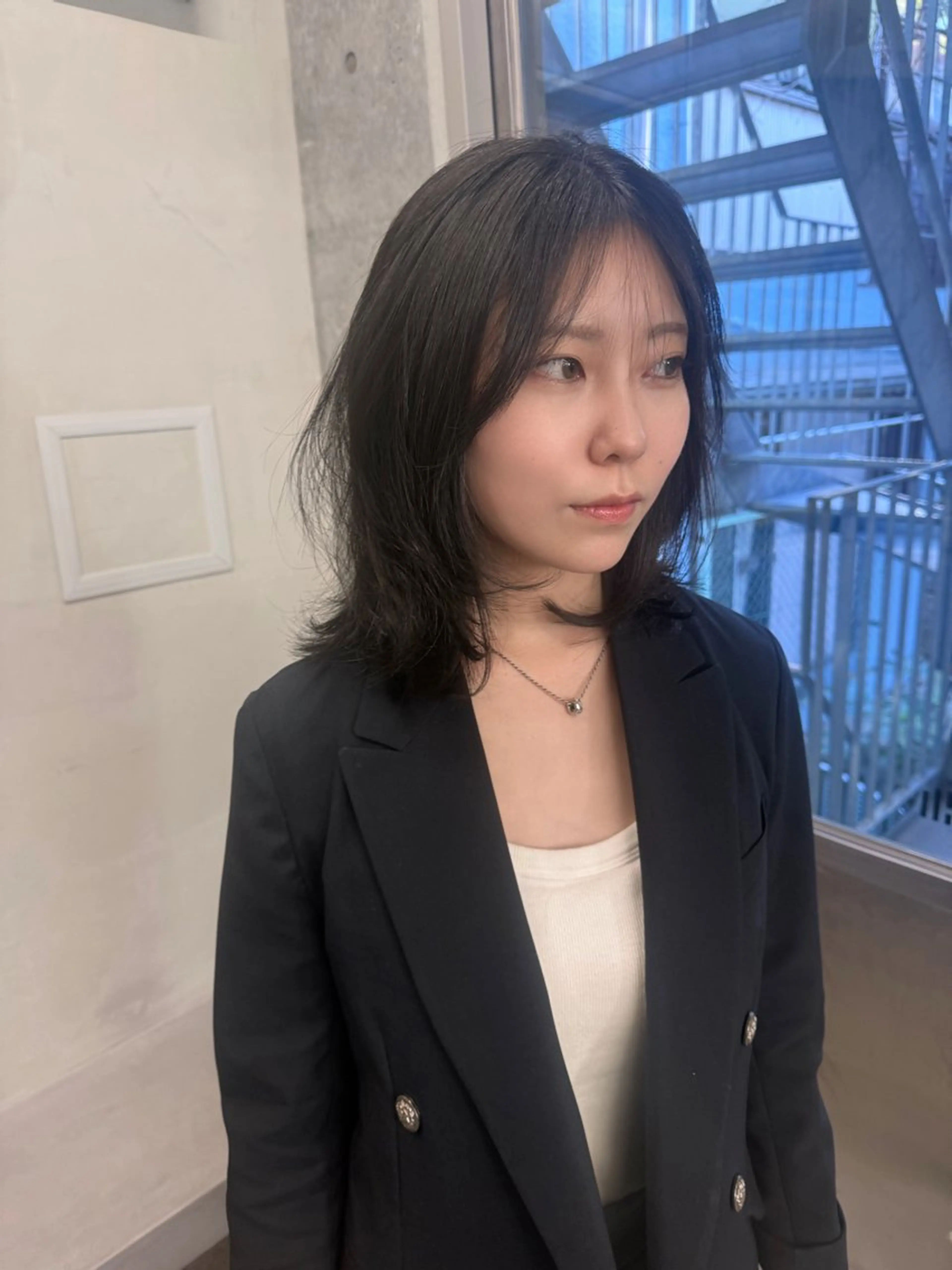 ミディアム ミディアムレイヤー アッシュ ボブ 顔周りカット レイヤーカット カット 誰より丁寧なカット/ 小林輝/レイヤーのヘアスタイル